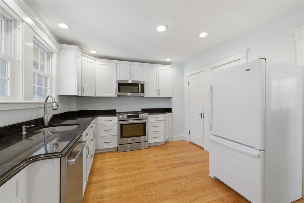 9 Cedar St