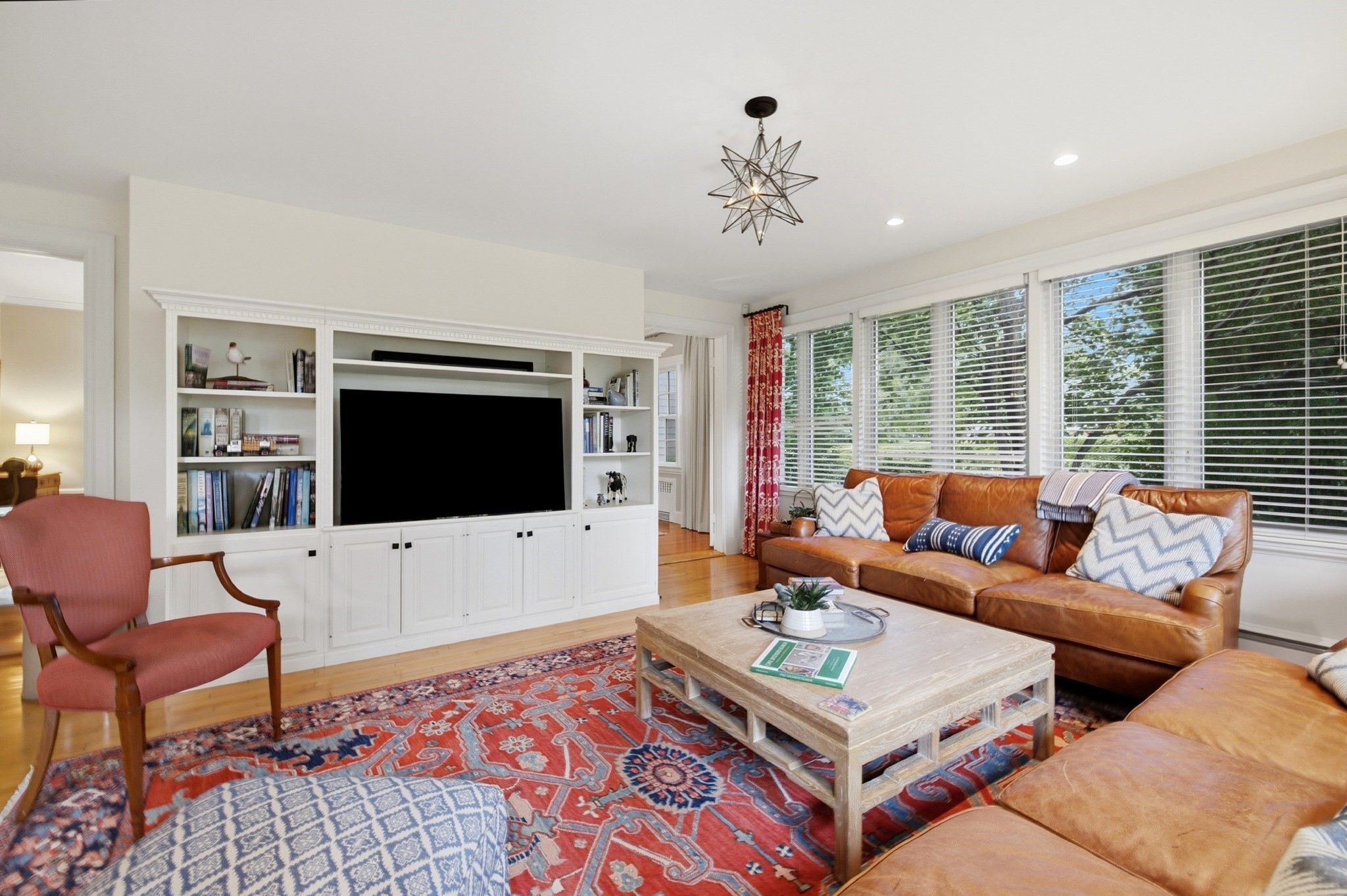 5 Bartlett St
