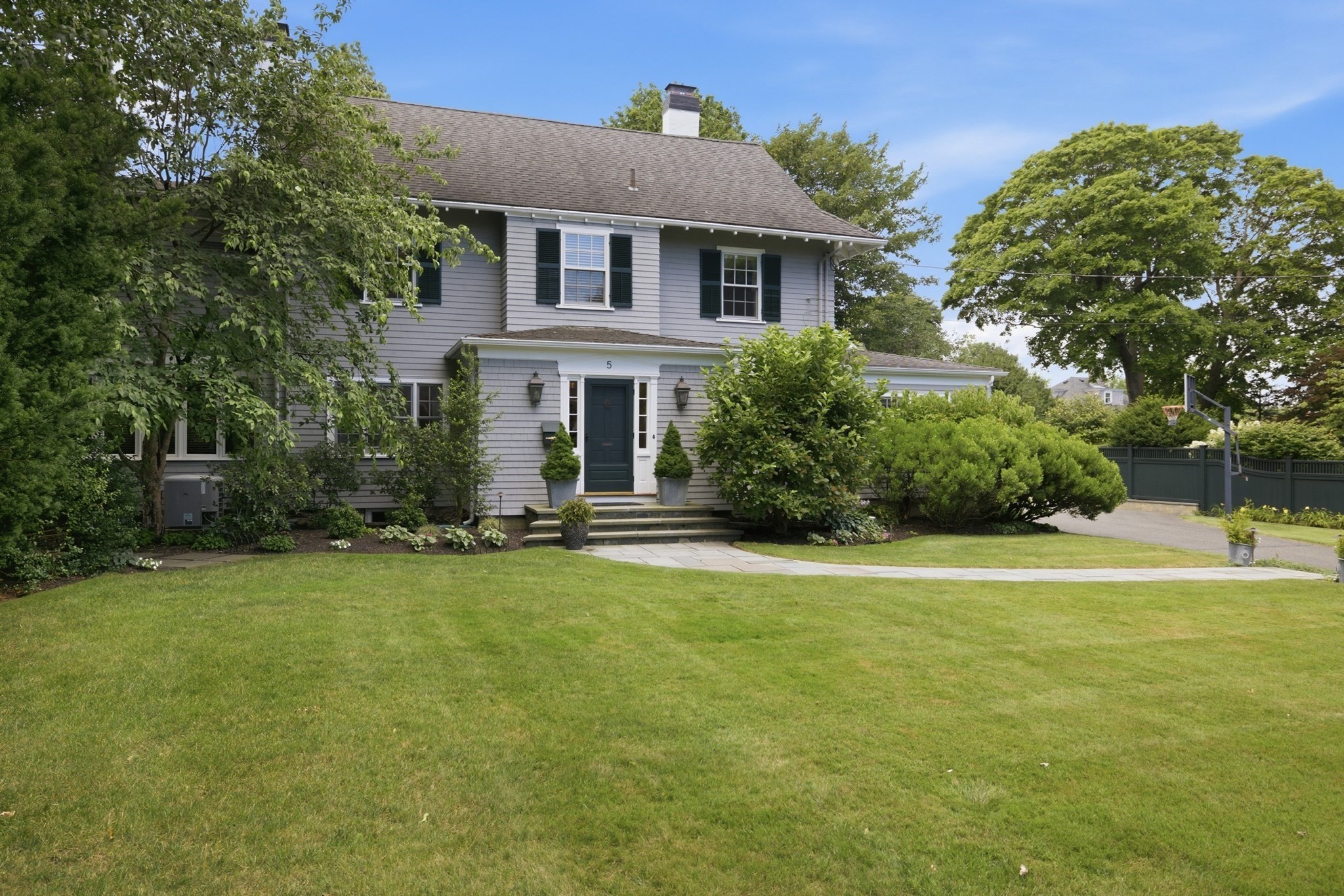 5 Bartlett St