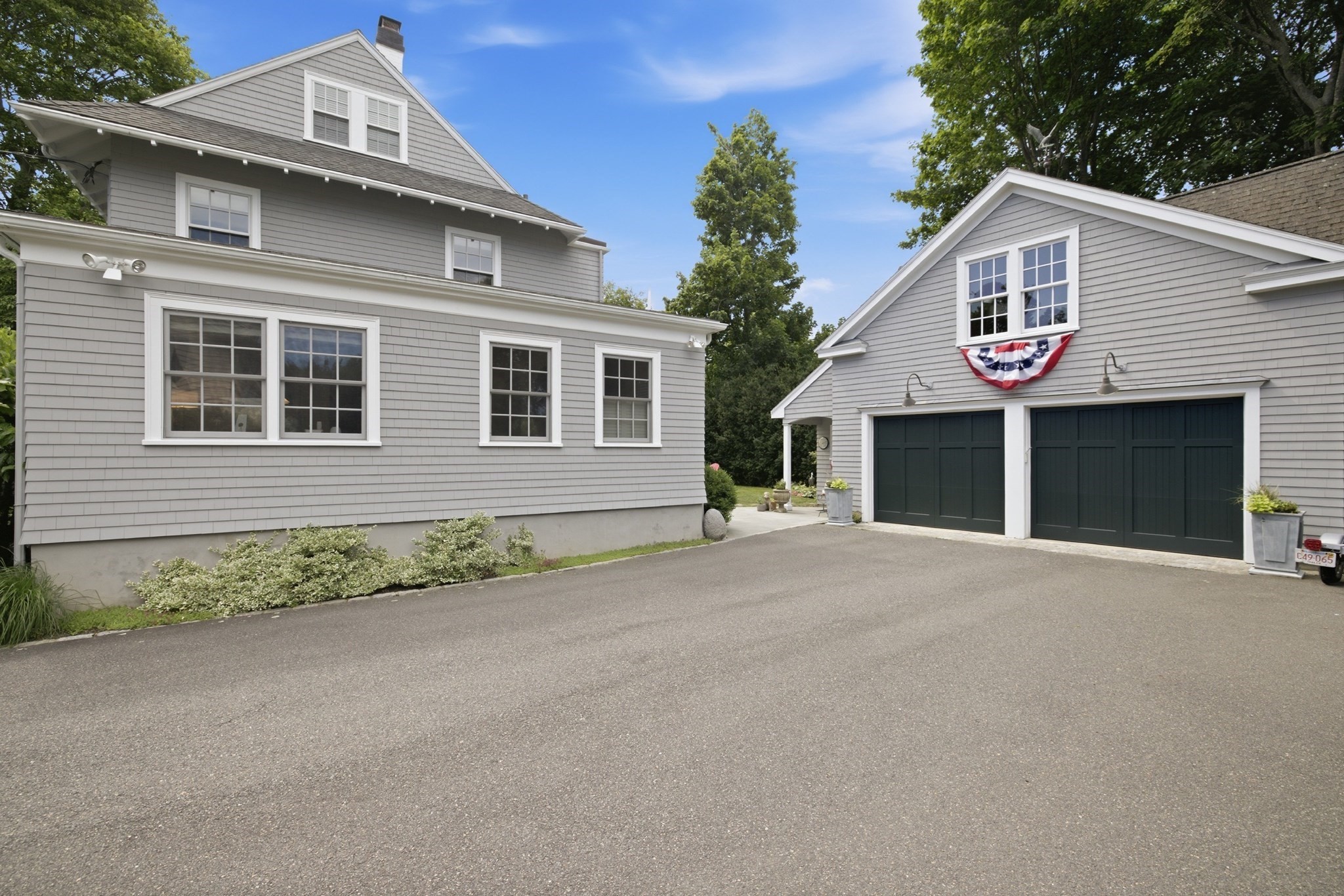 5 Bartlett St