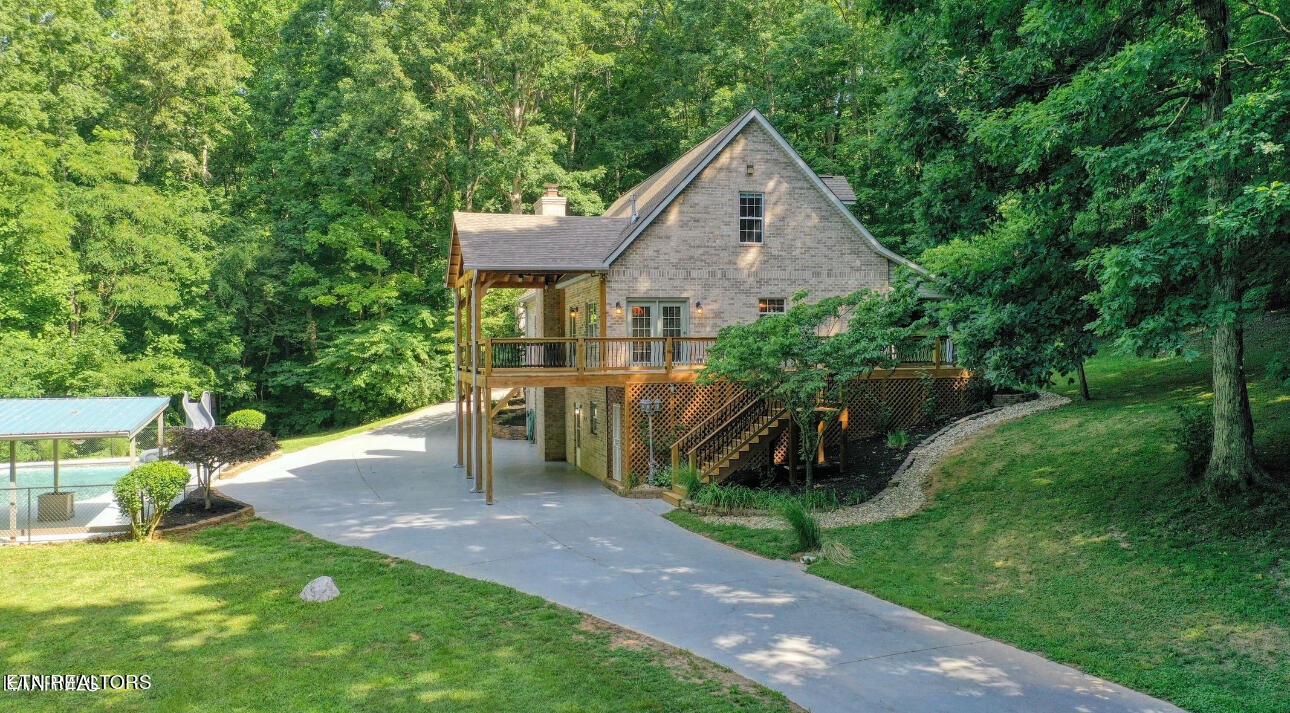 1527 Hall Acres Drive