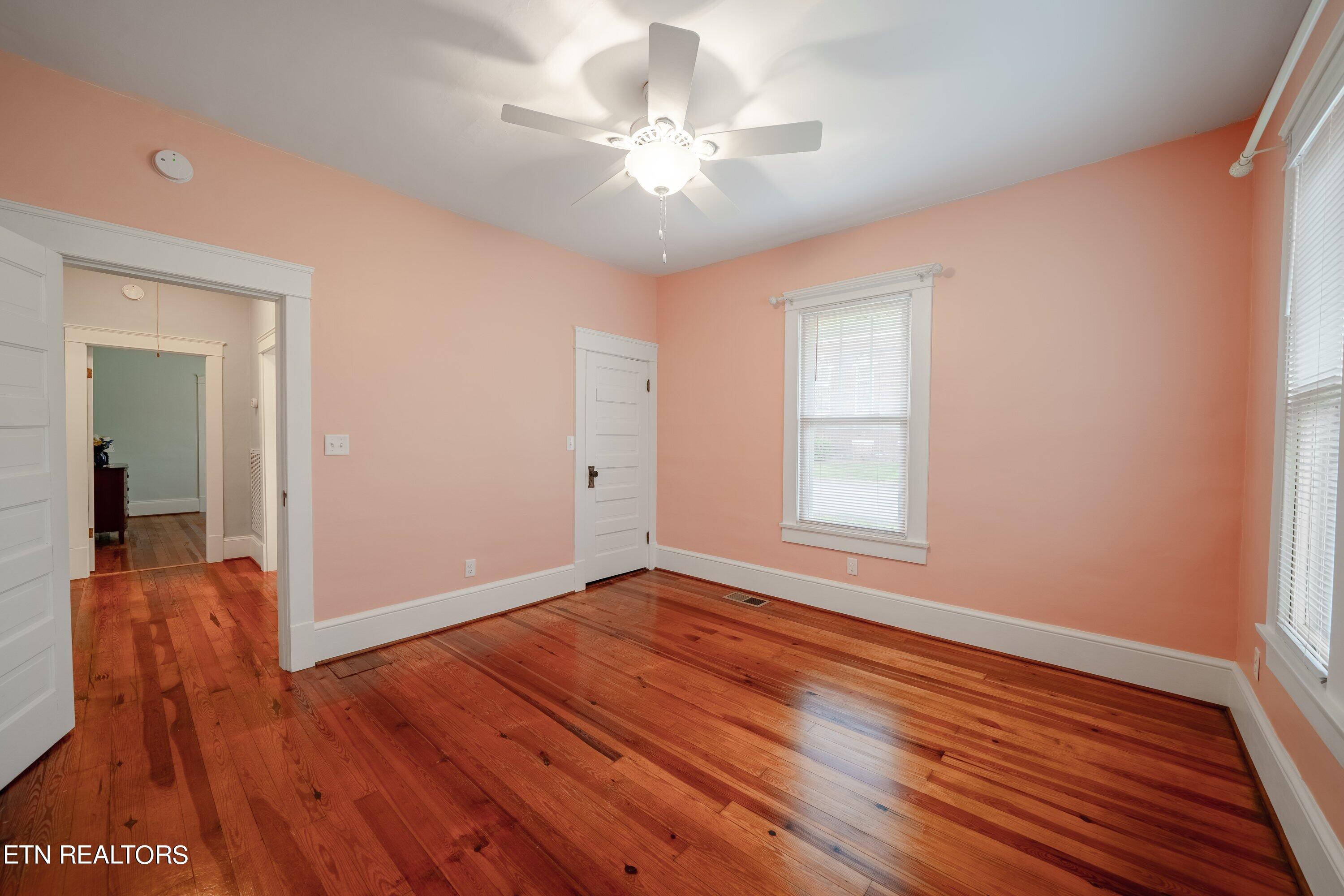 902 Chickamauga Ave