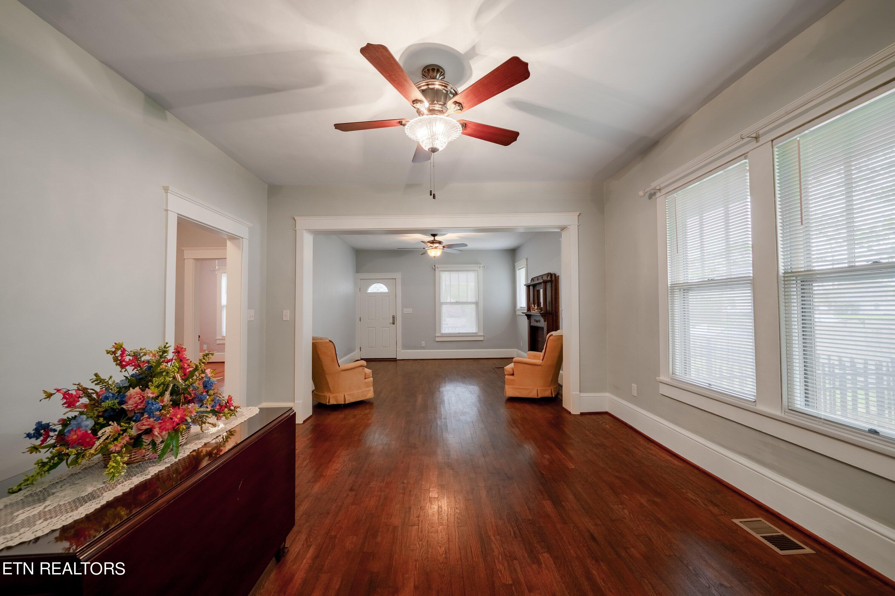 902 Chickamauga Ave