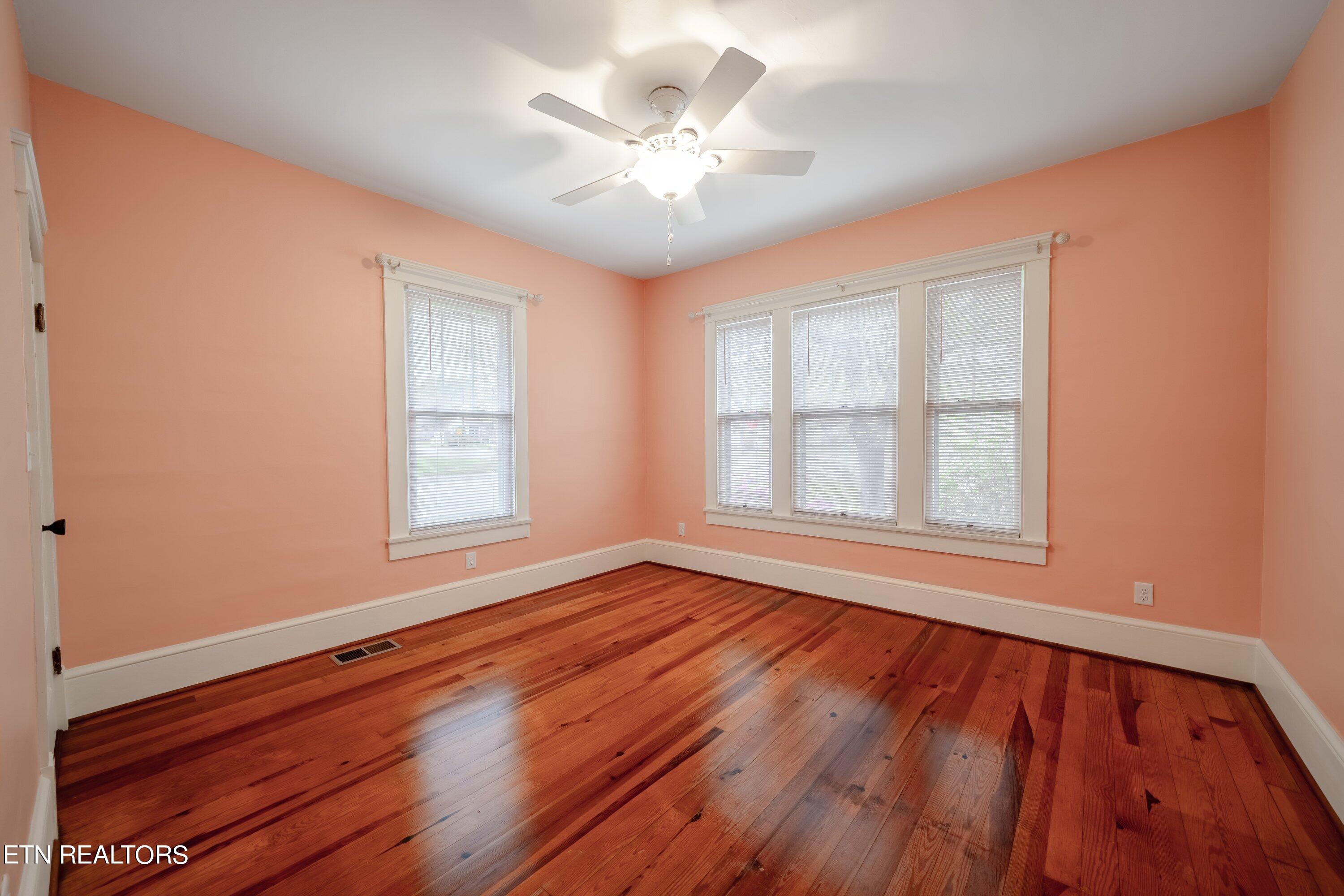 902 Chickamauga Ave