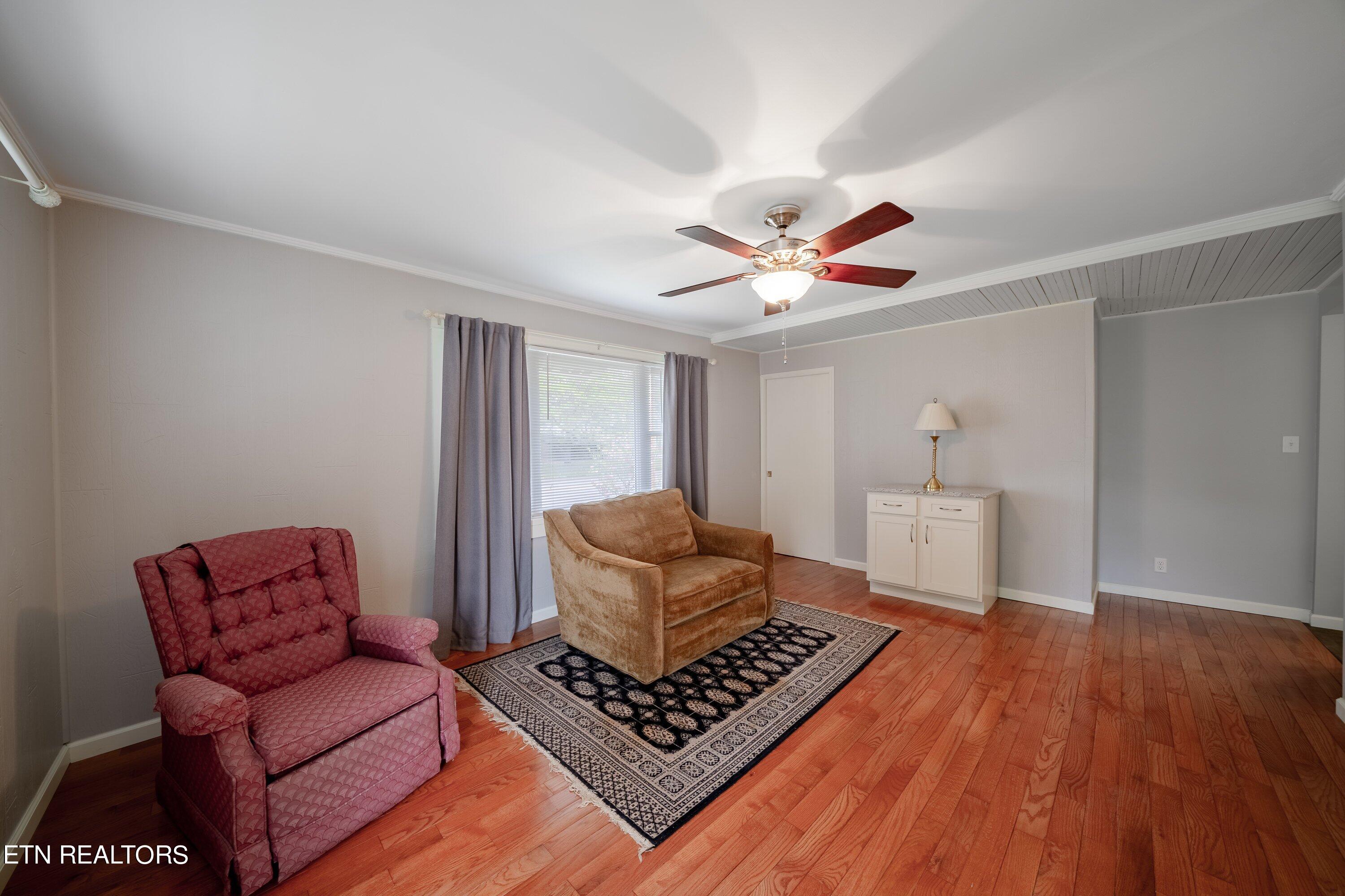 902 Chickamauga Ave