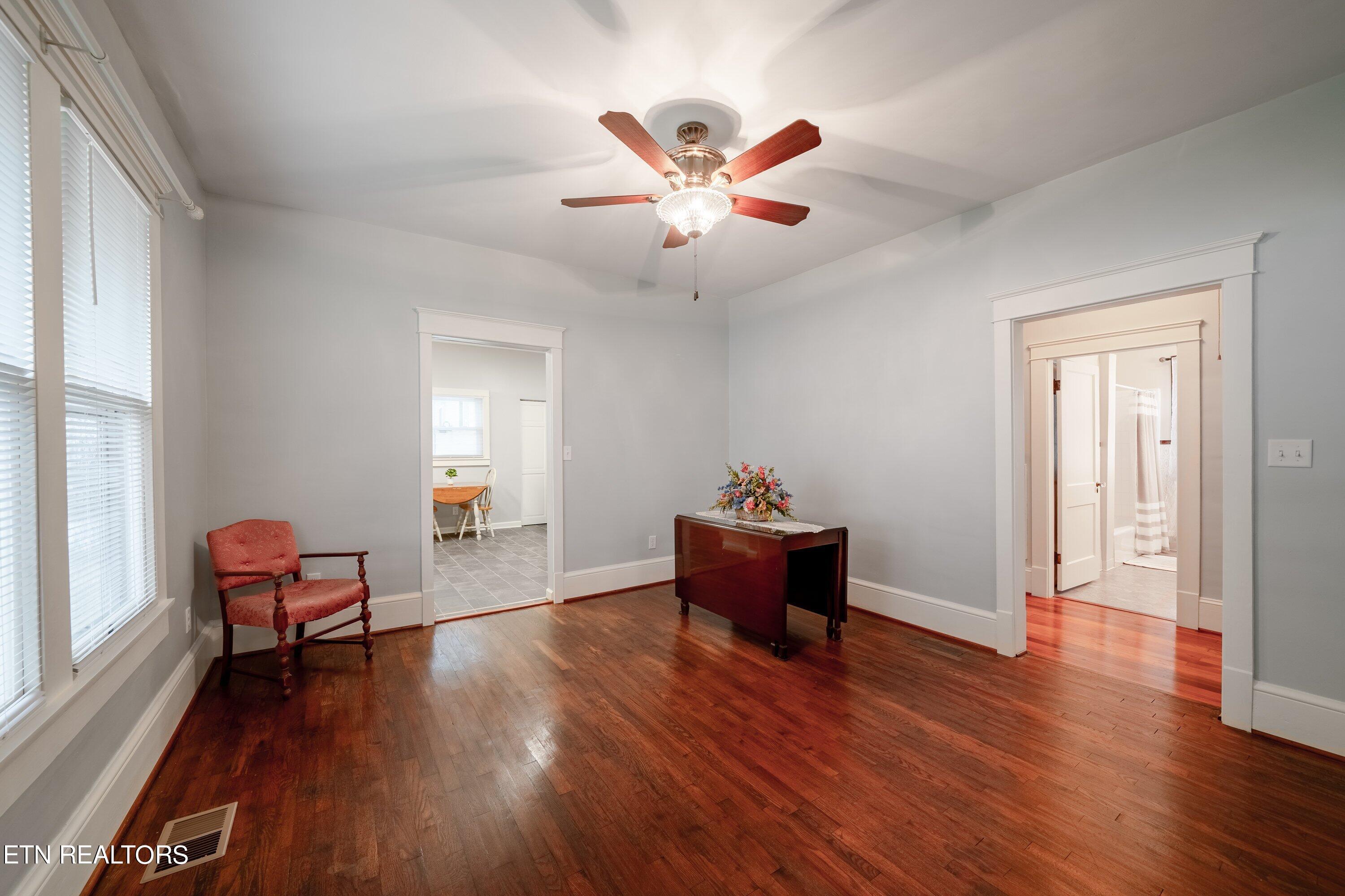 902 Chickamauga Ave