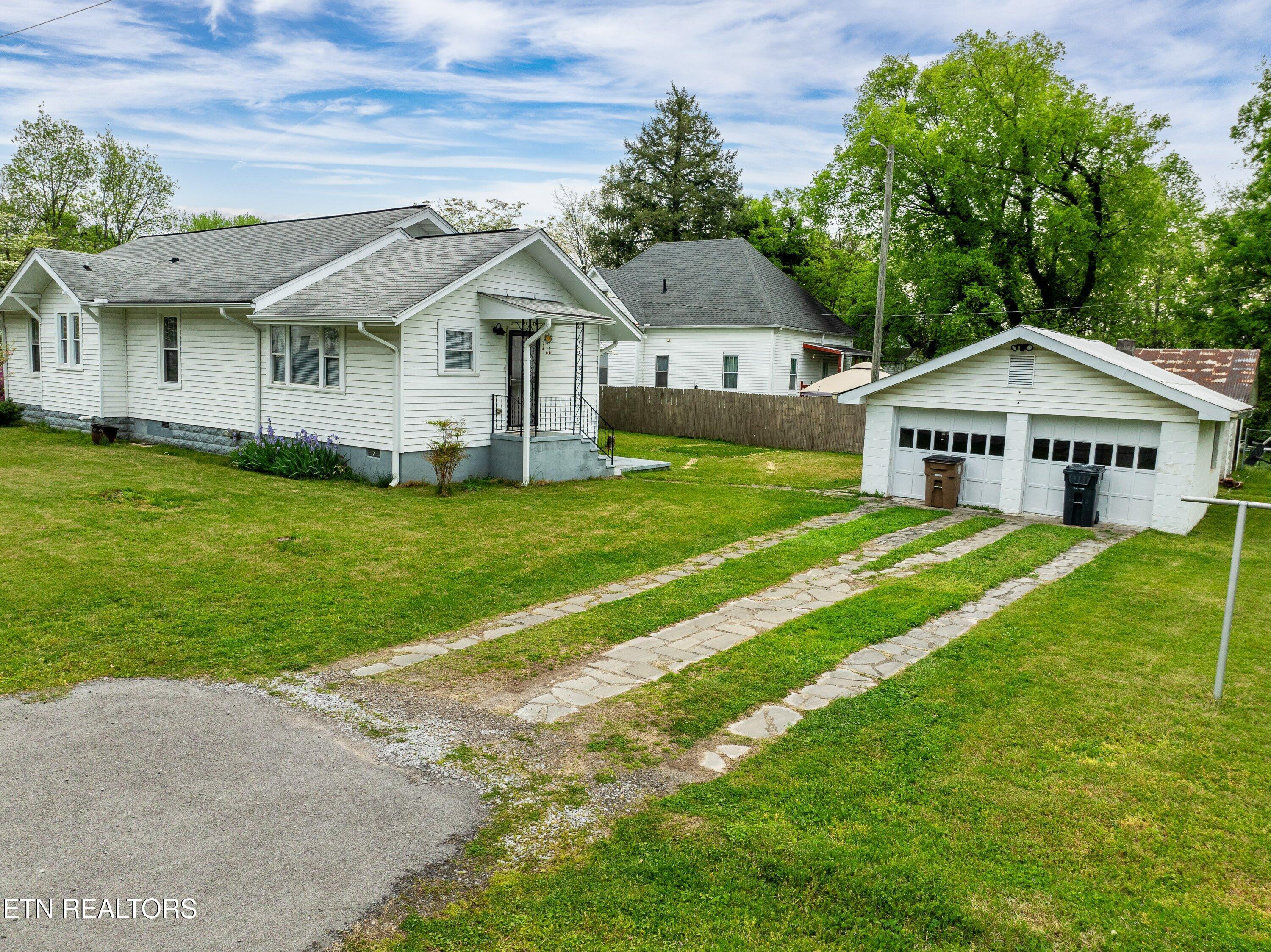 902 Chickamauga Ave