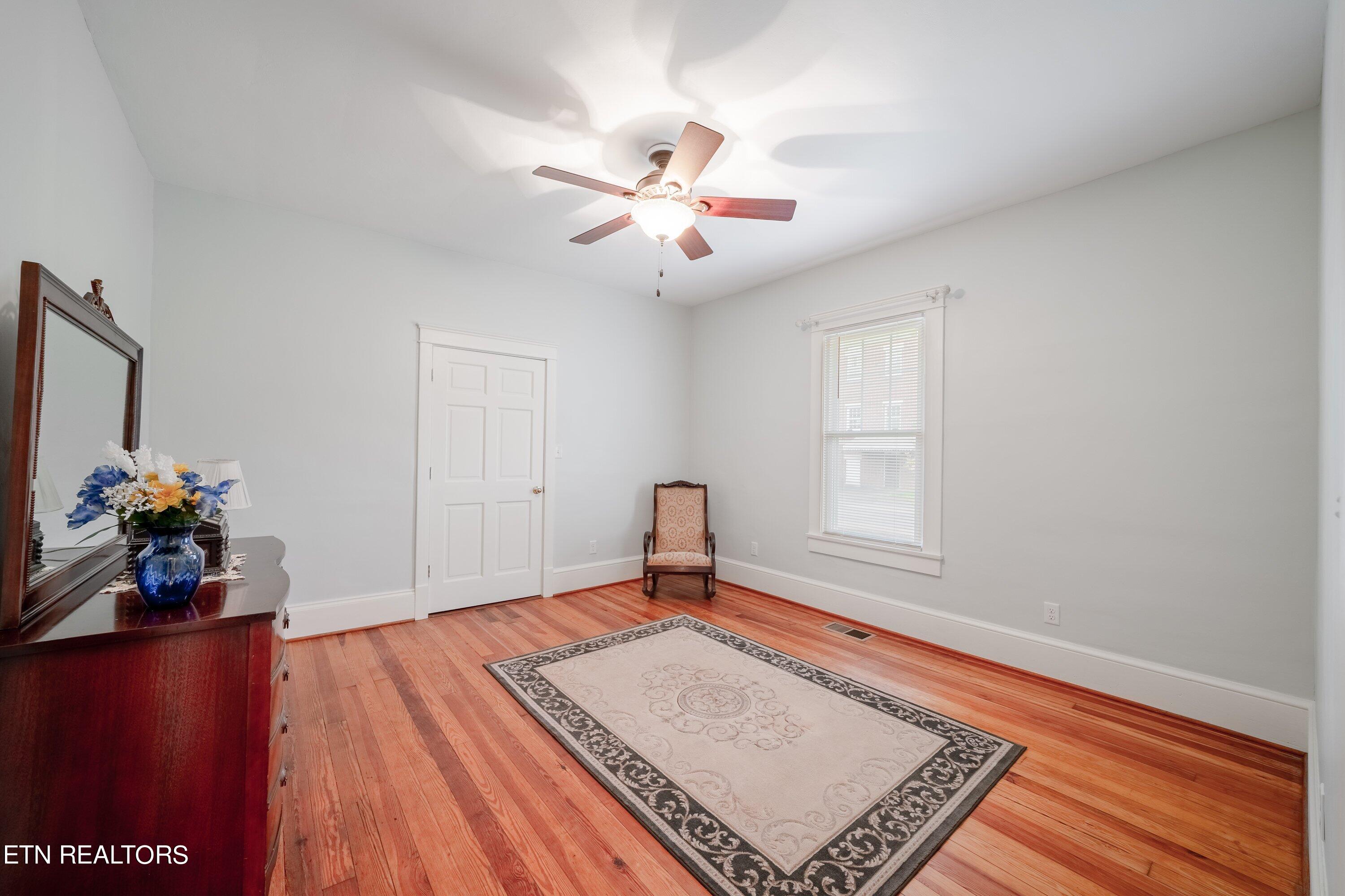902 Chickamauga Ave