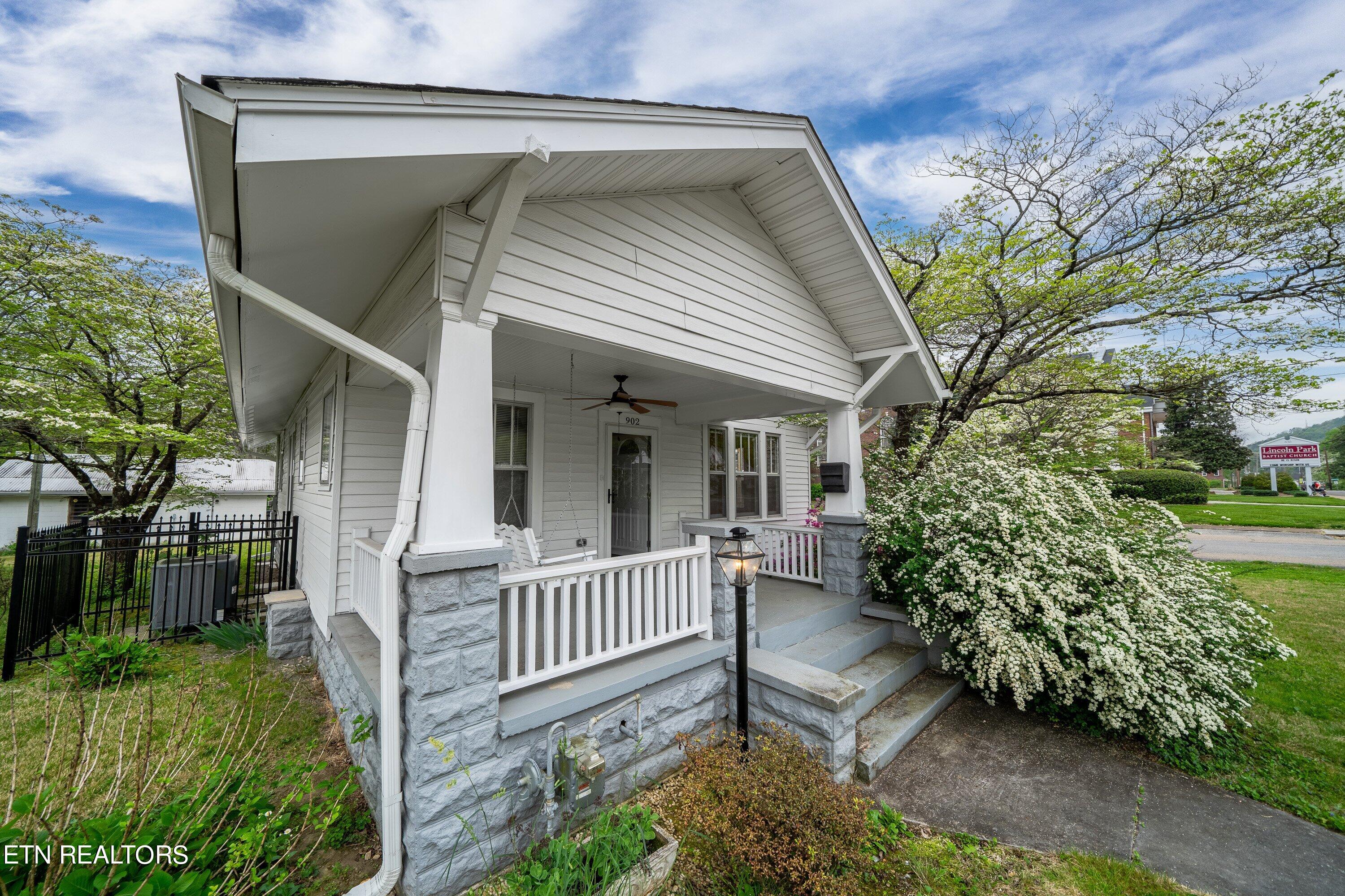 902 Chickamauga Ave
