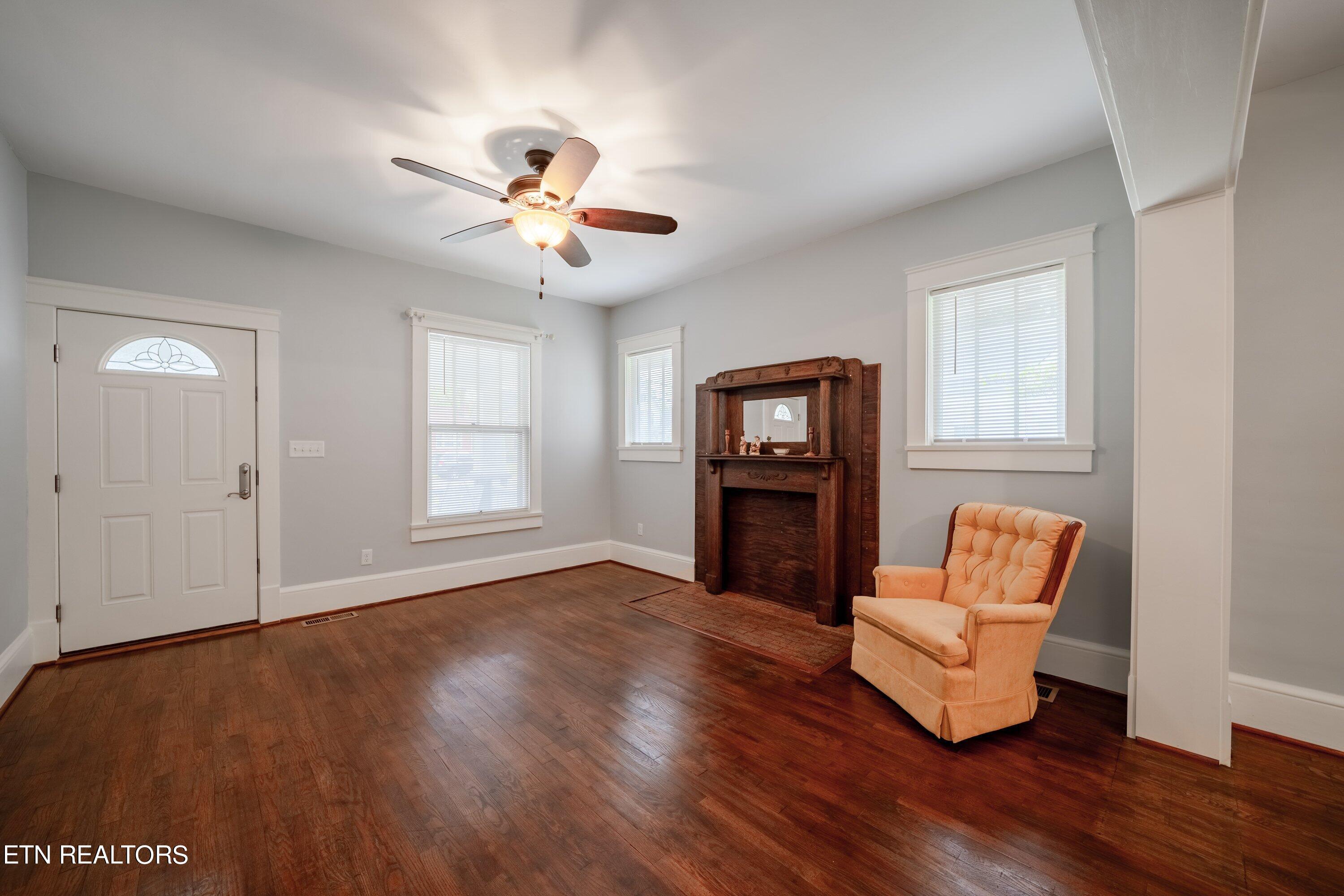 902 Chickamauga Ave