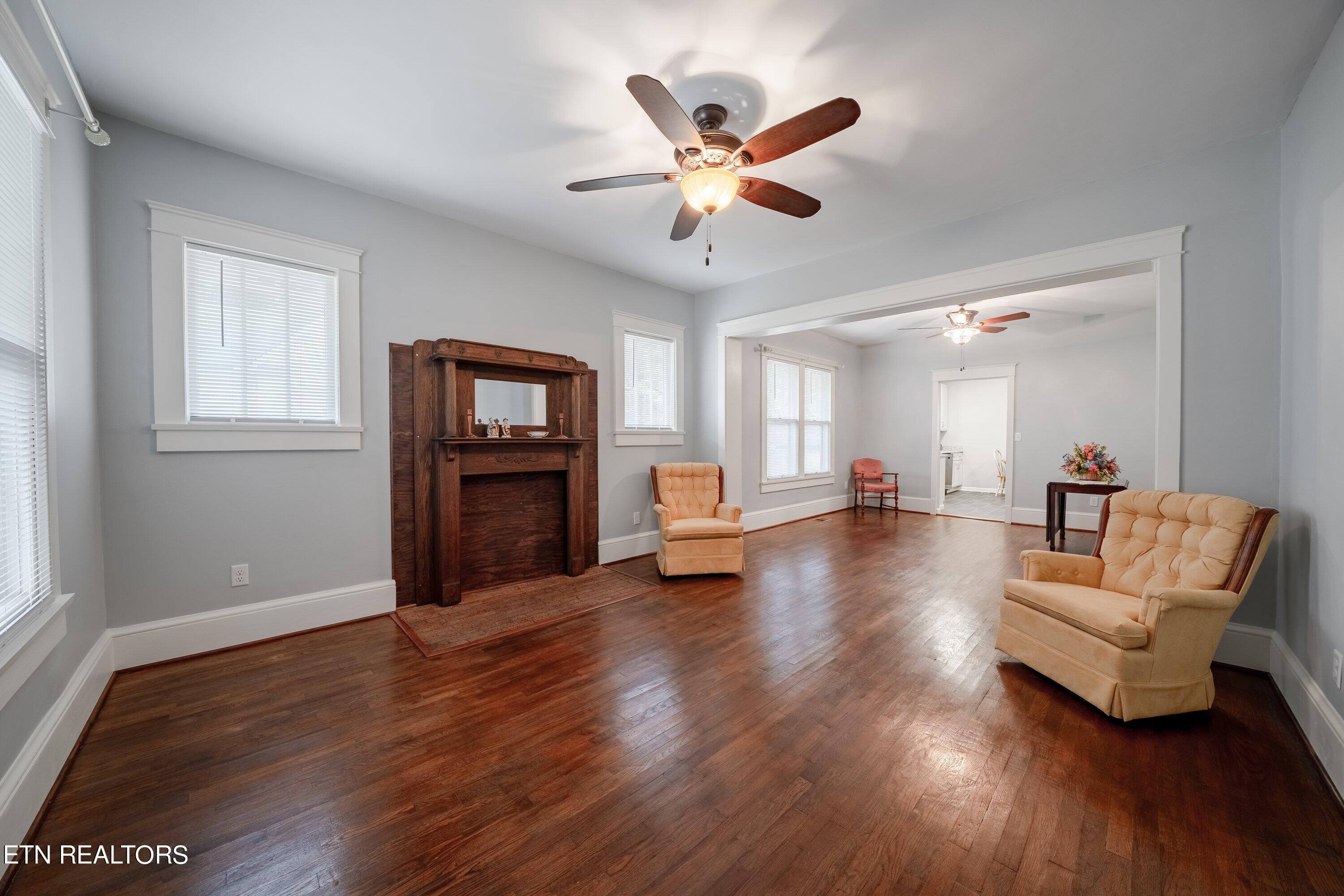 902 Chickamauga Ave