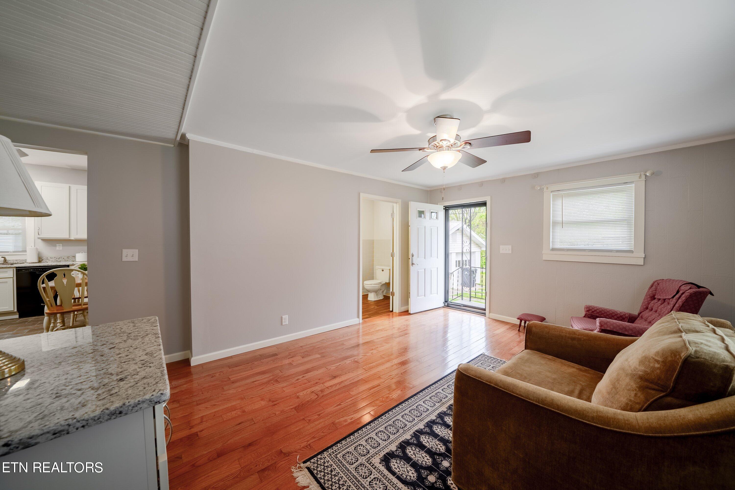 902 Chickamauga Ave