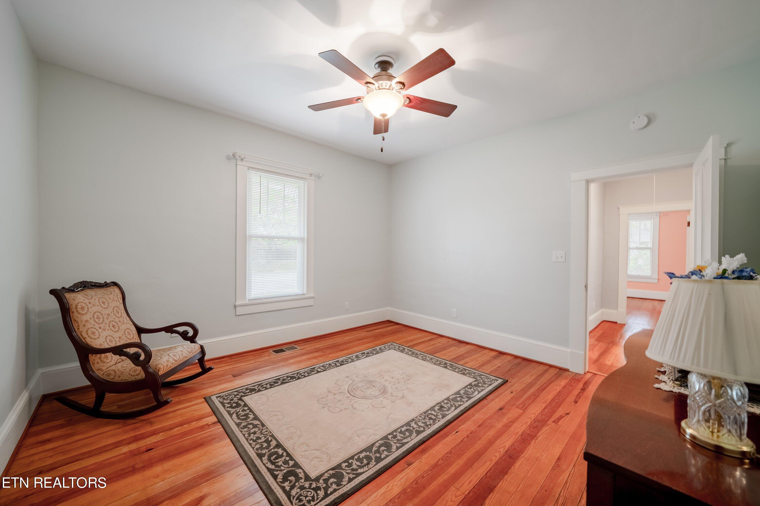 902 Chickamauga Ave