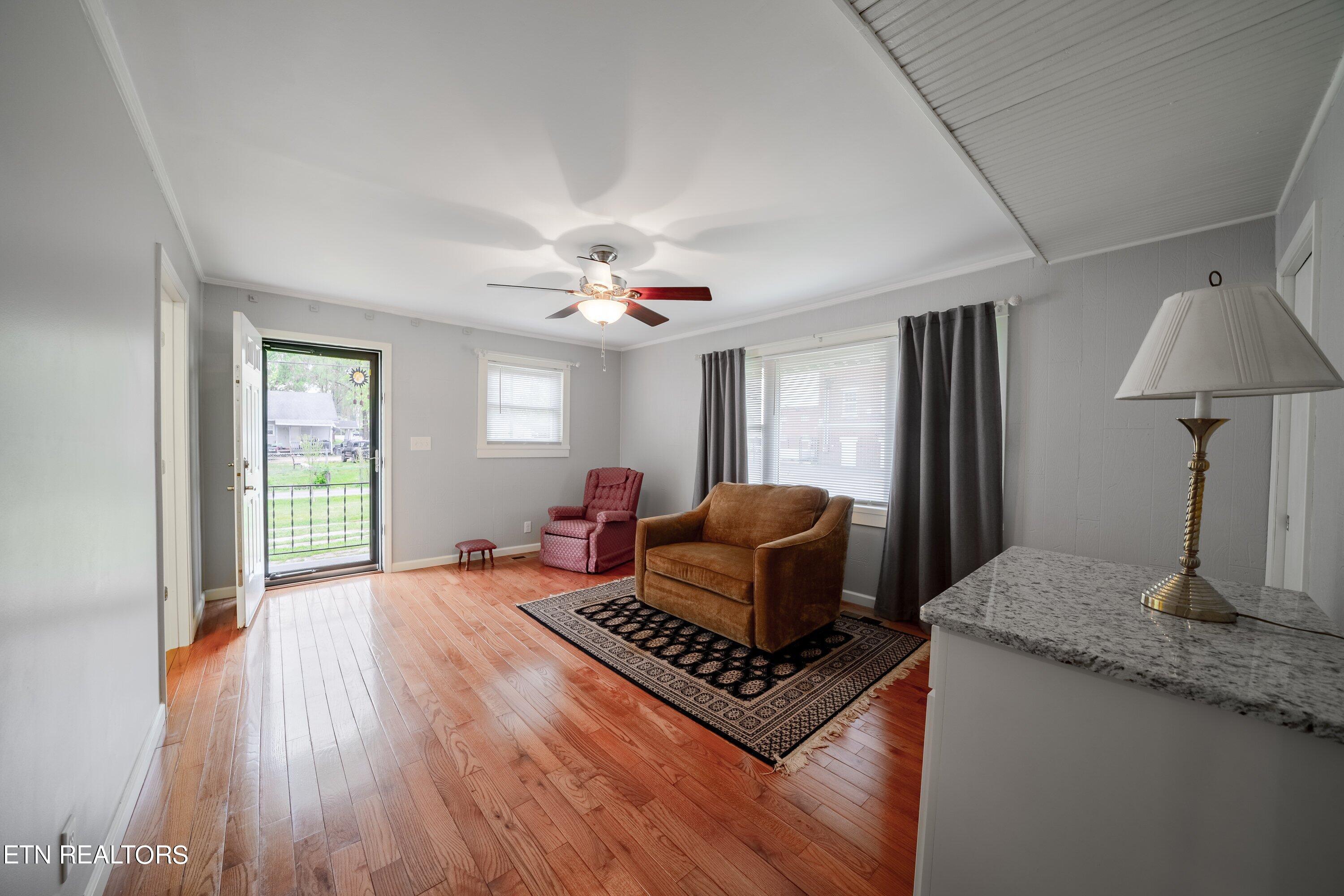 902 Chickamauga Ave