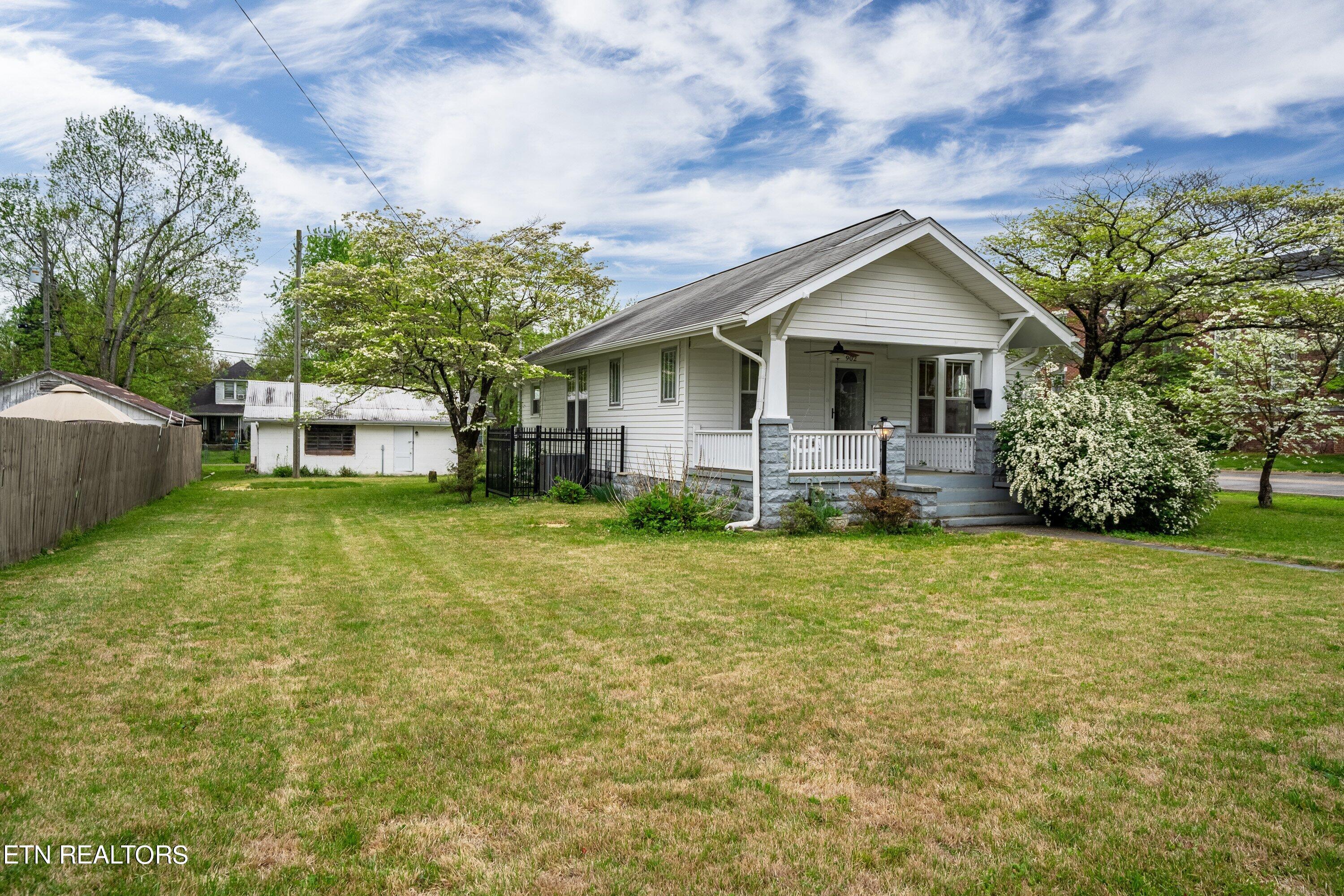 902 Chickamauga Ave