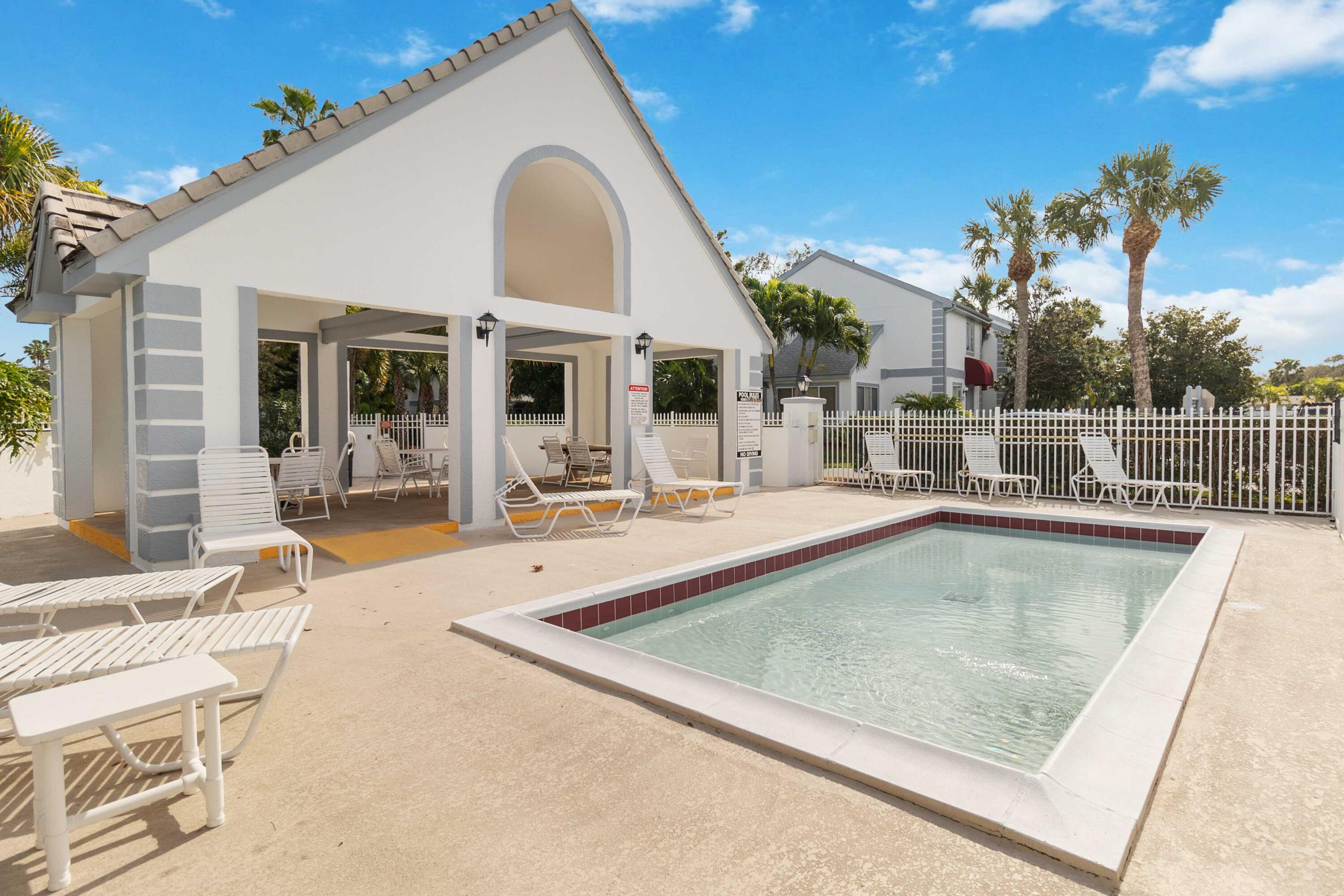 414 Beach Park Lane