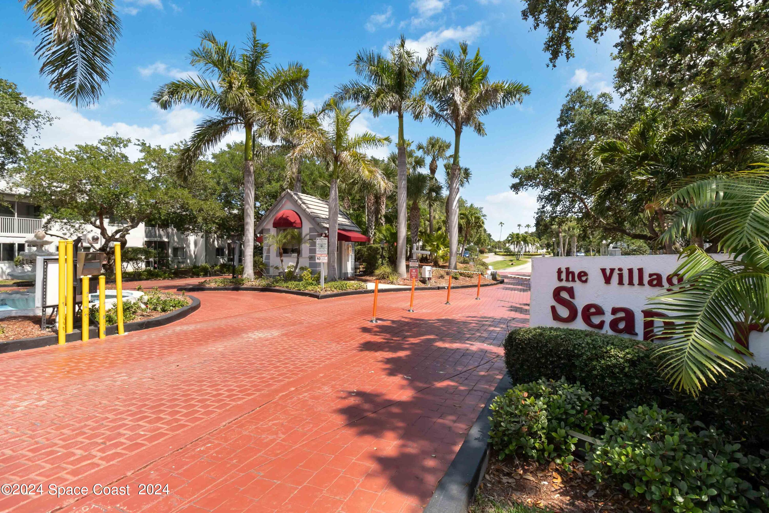 414 Beach Park Lane