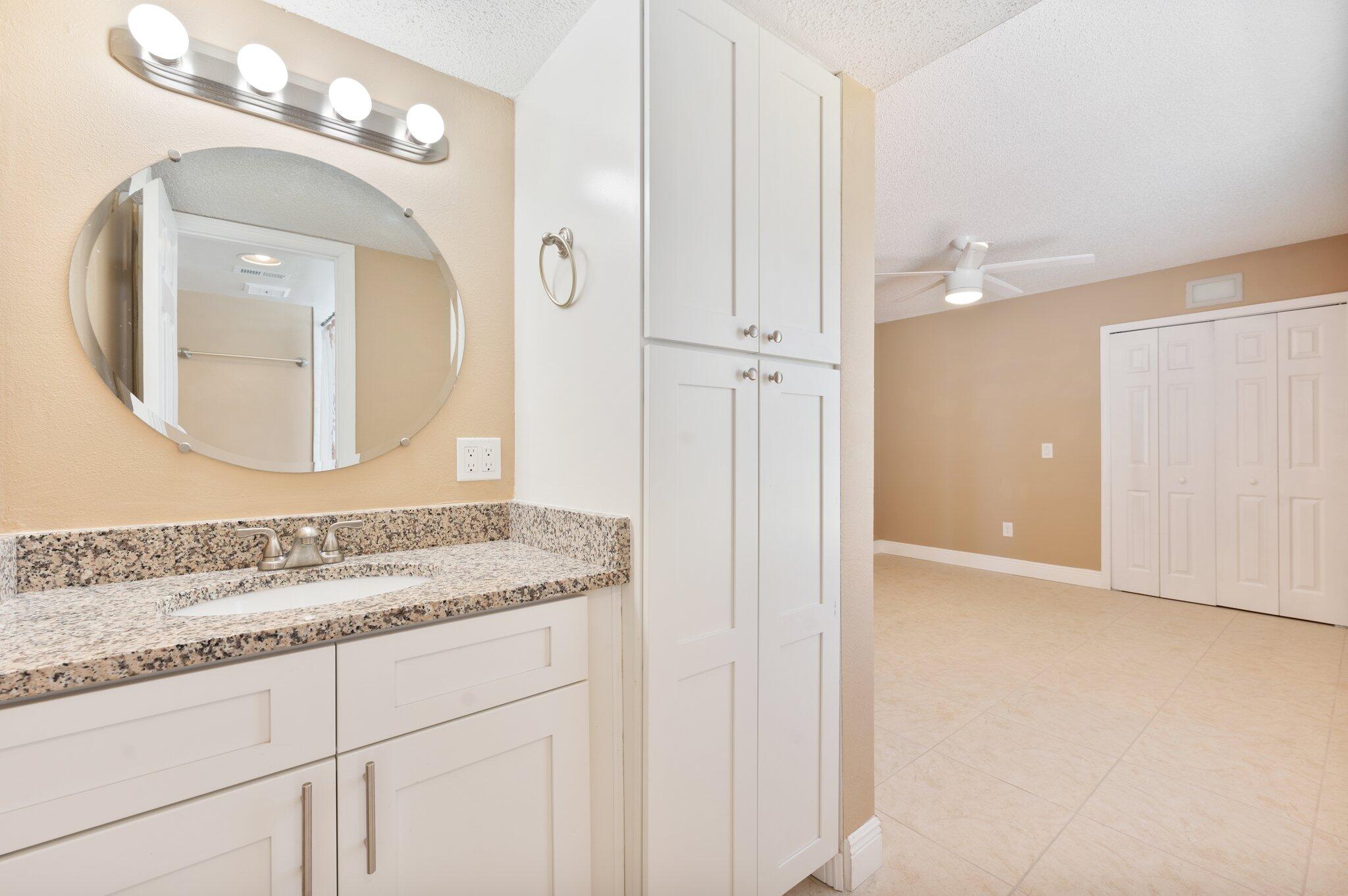 7160 N Highway 1, 101