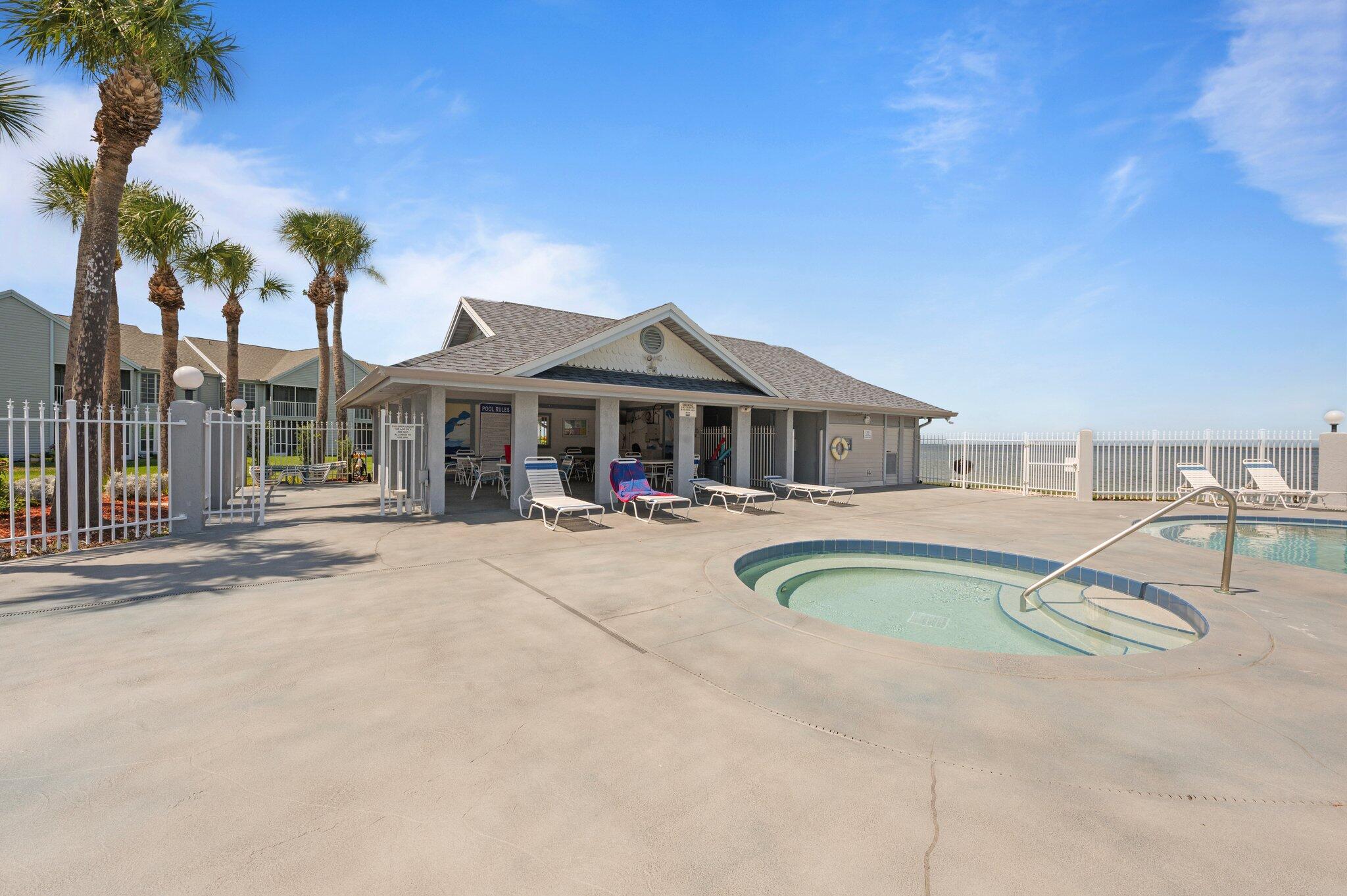 7160 N Highway 1, 101