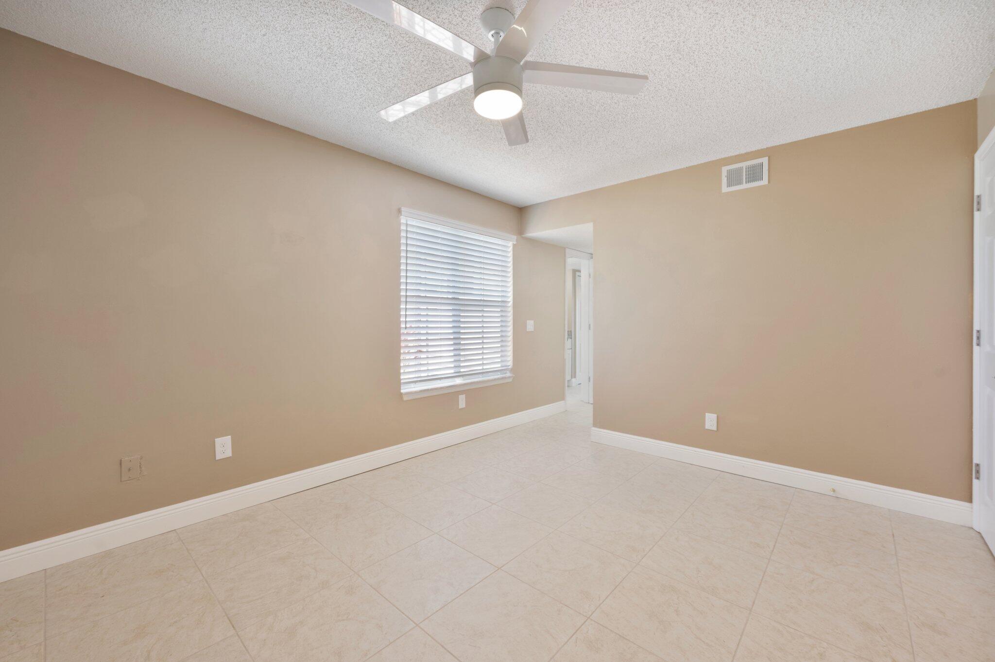 7160 N Highway 1, 101