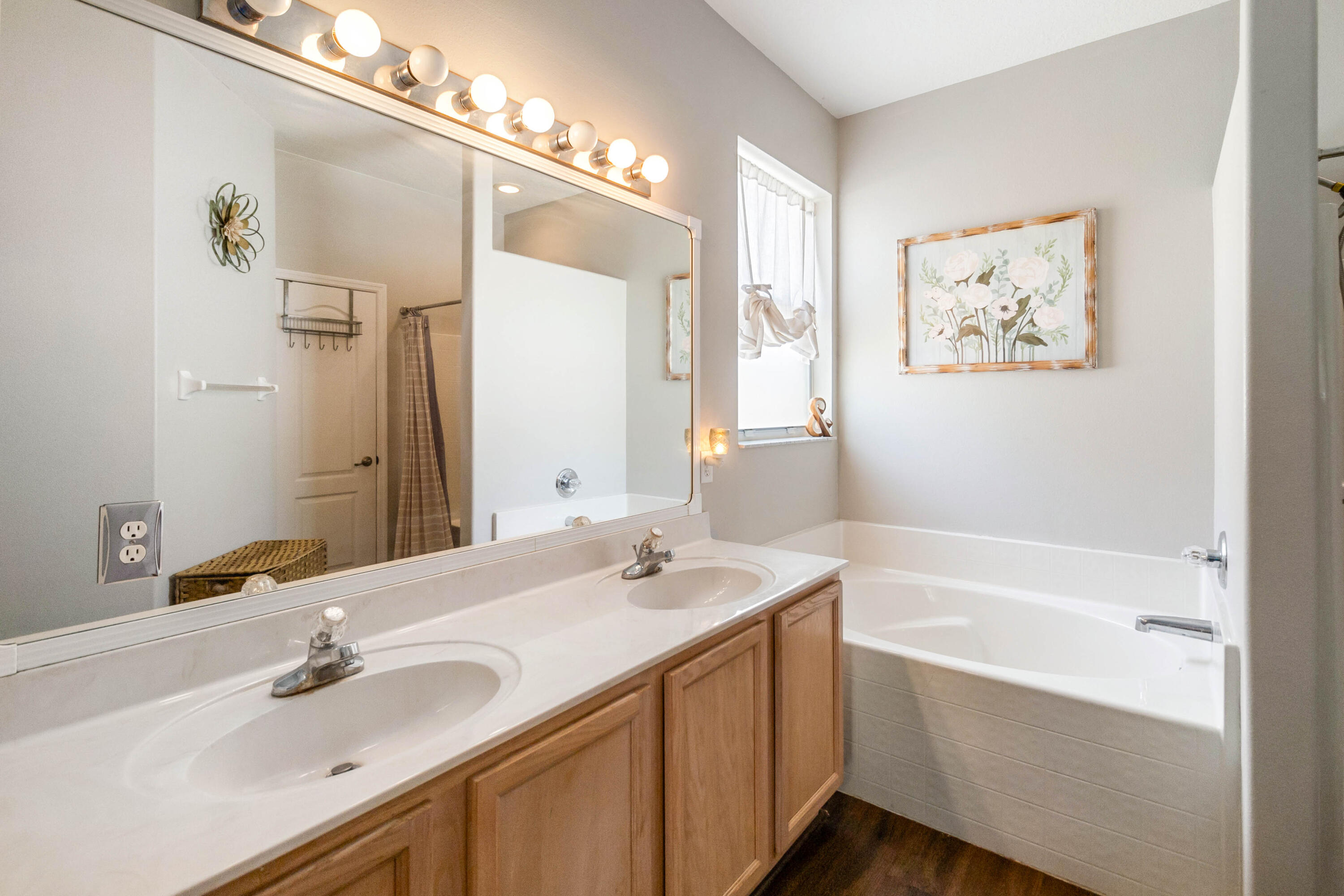 5880 Hummingbird Court