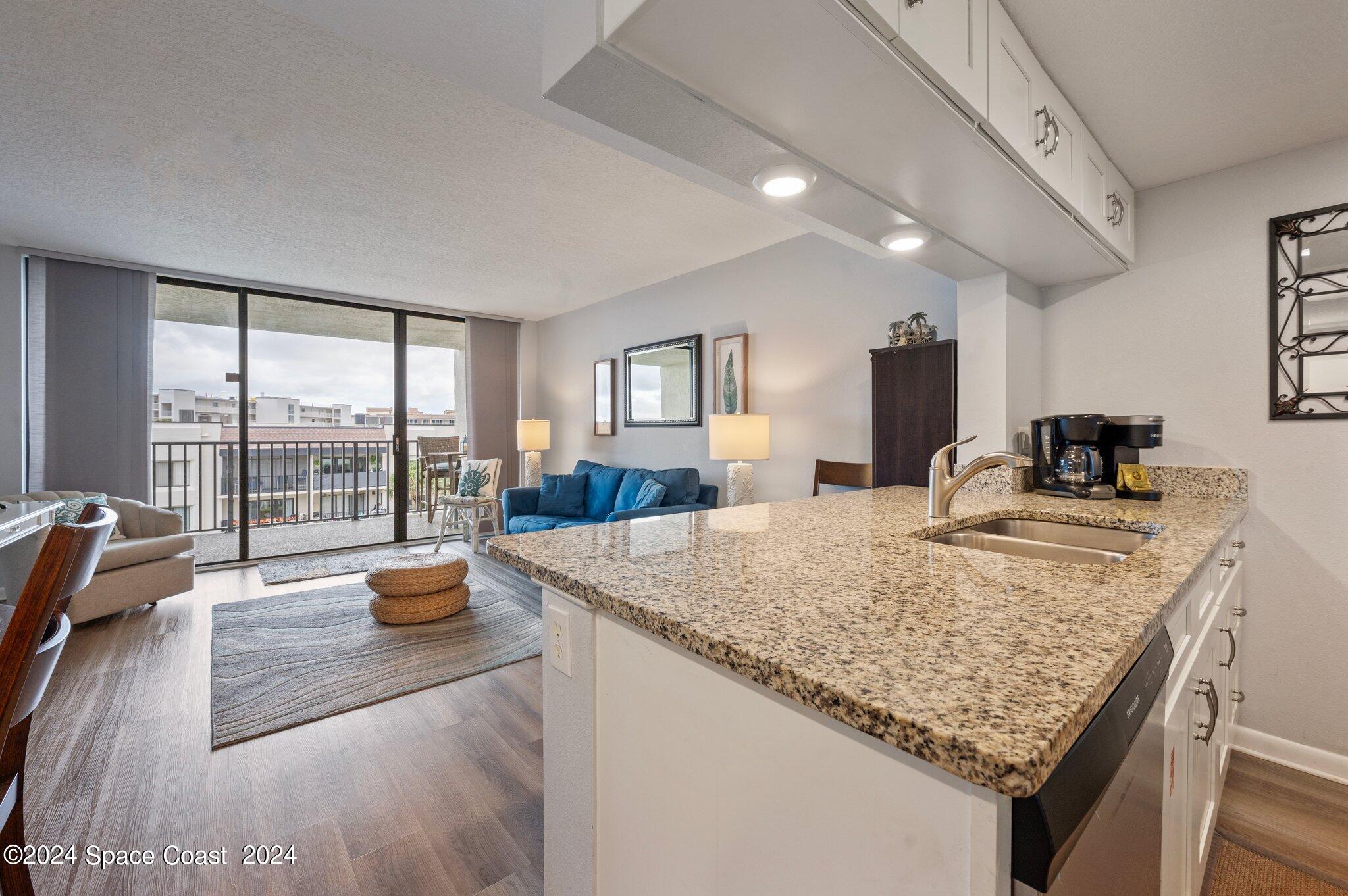 7400 Ridgewood Avenue, 413
