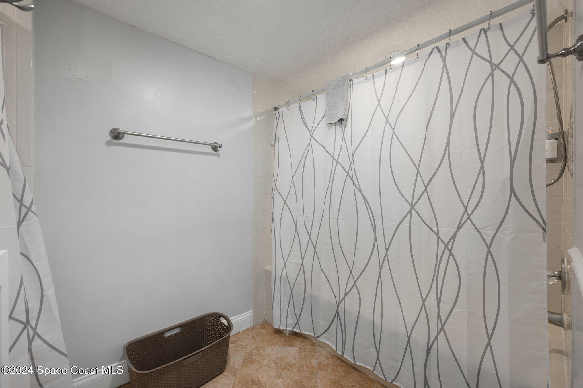 8600 Ridgewood Avenue, 1113