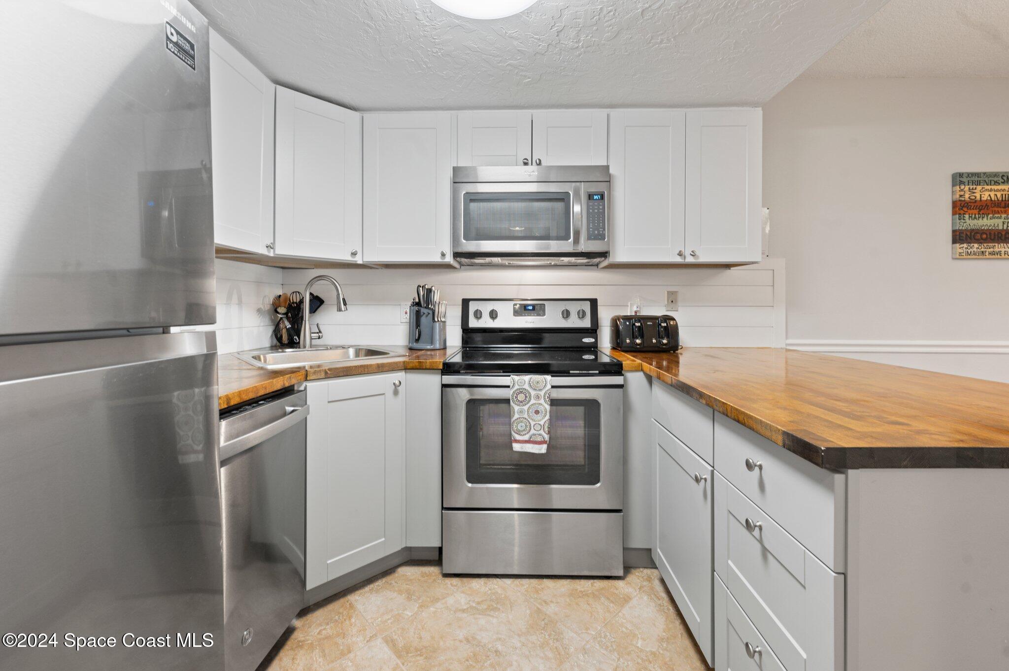8600 Ridgewood Avenue, 1113