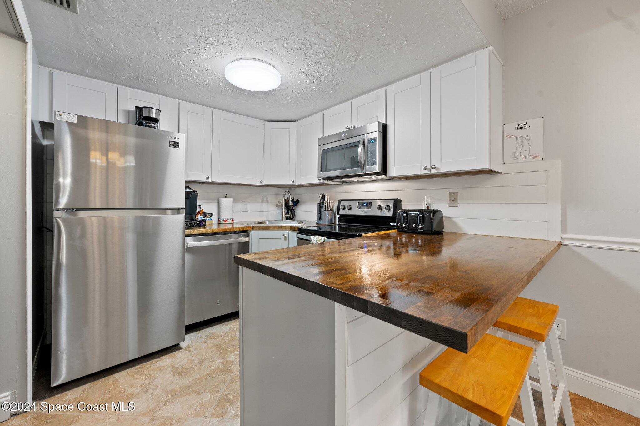 8600 Ridgewood Avenue, 1113