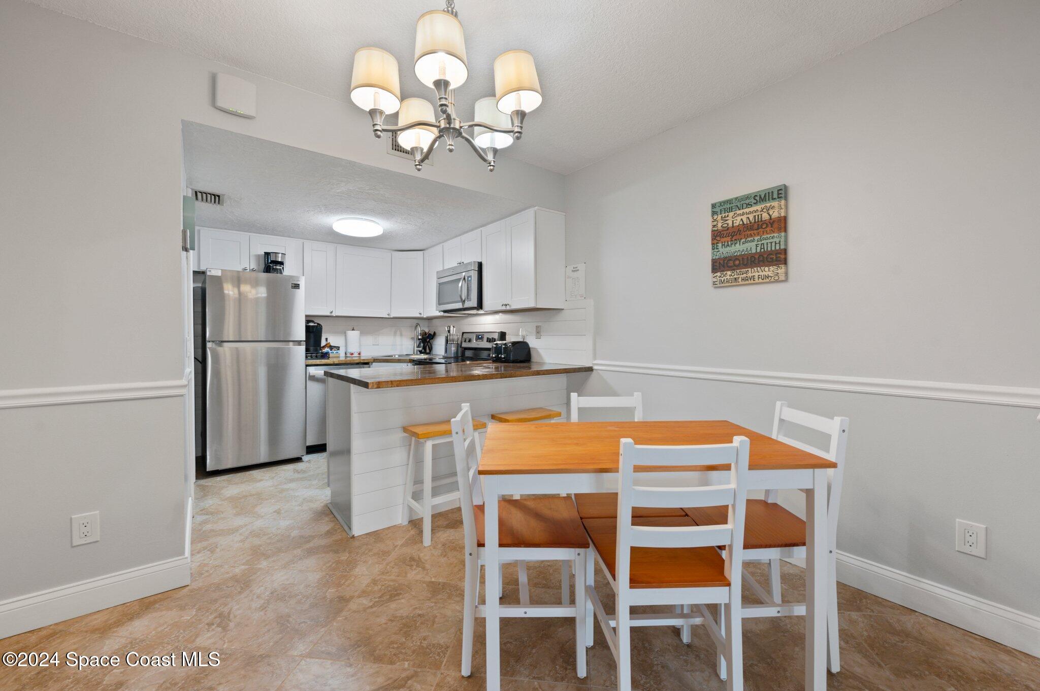 8600 Ridgewood Avenue, 1113
