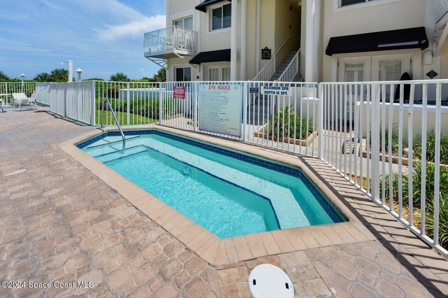 8600 Ridgewood Avenue, 1113