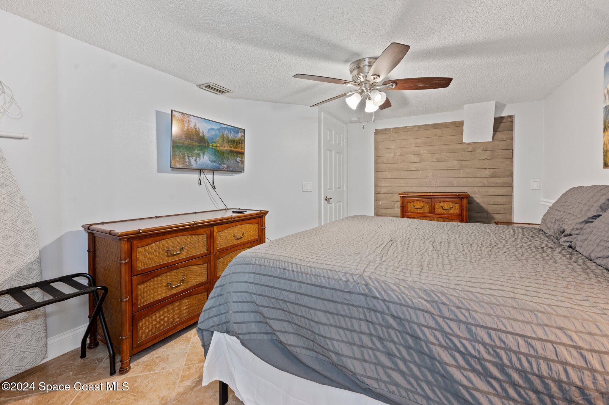 8600 Ridgewood Avenue, 1113