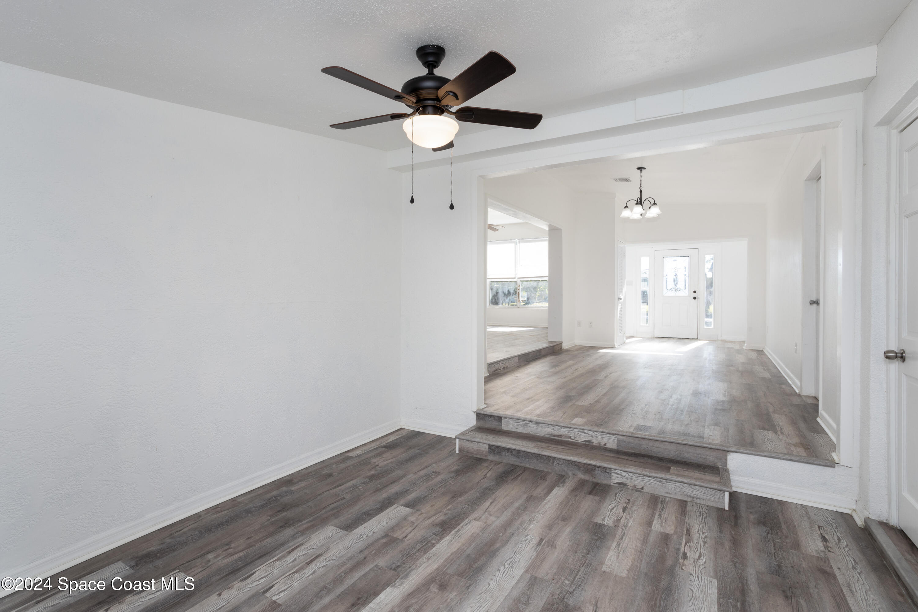 1064 Cabot Drive NE