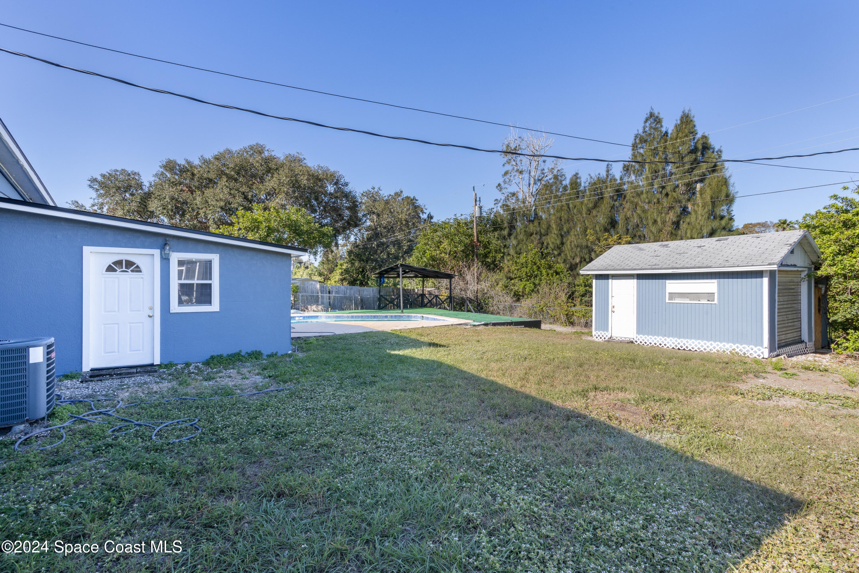 1064 Cabot Drive NE