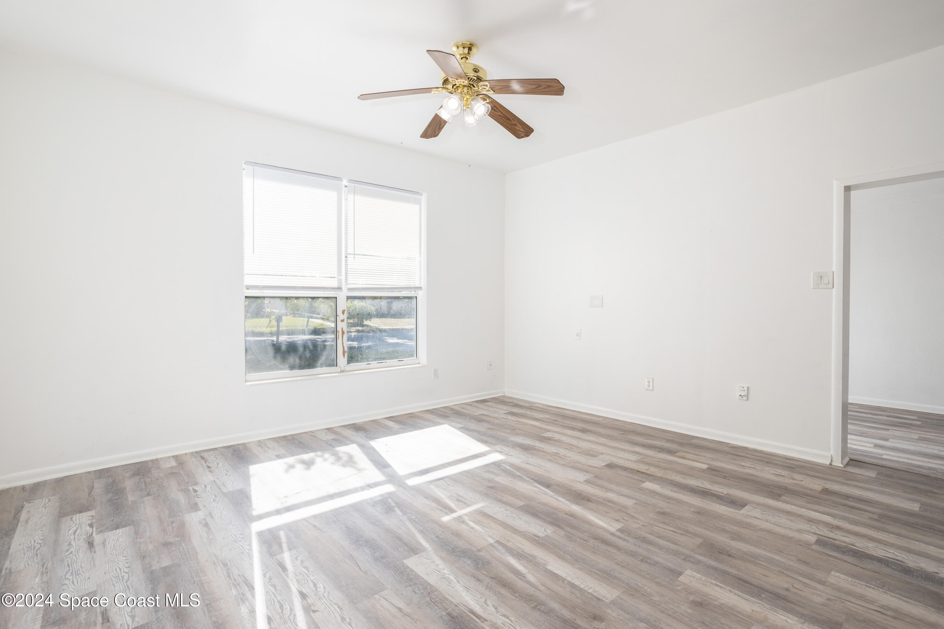 1064 Cabot Drive NE