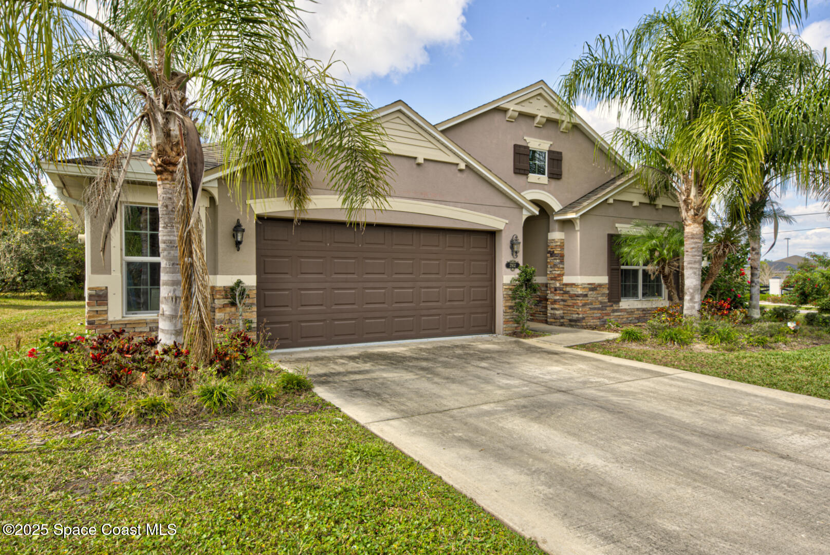 2902 J Cobber Court