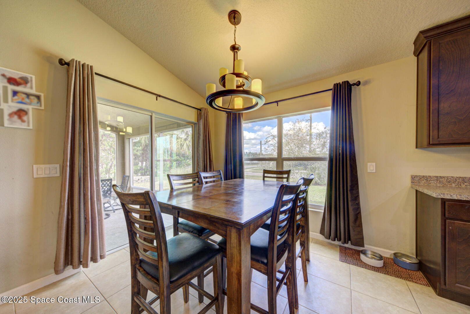 2902 J Cobber Court