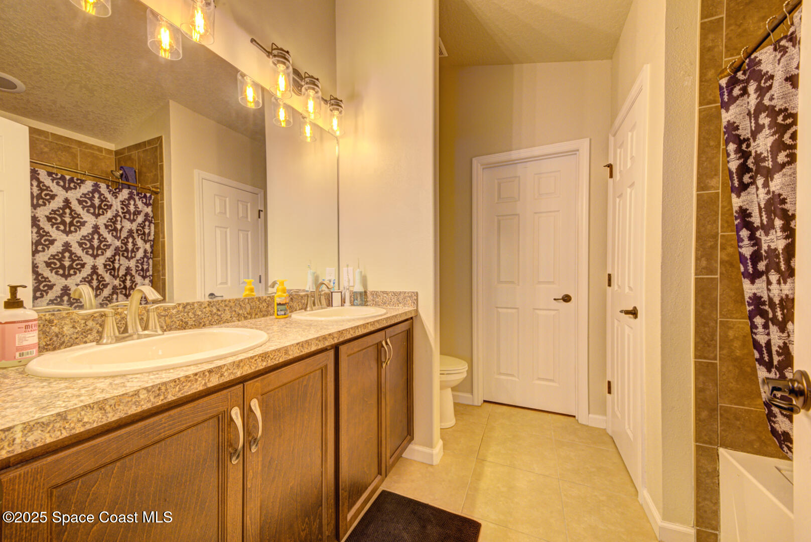 2902 J Cobber Court