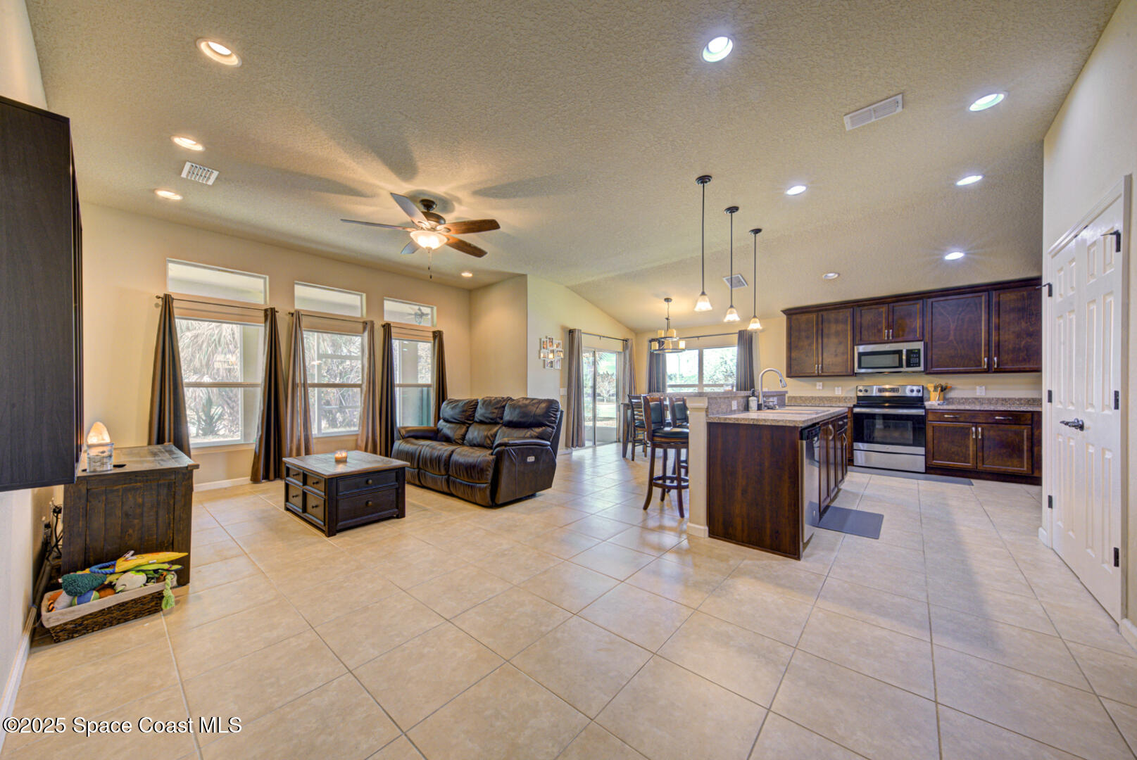 2902 J Cobber Court