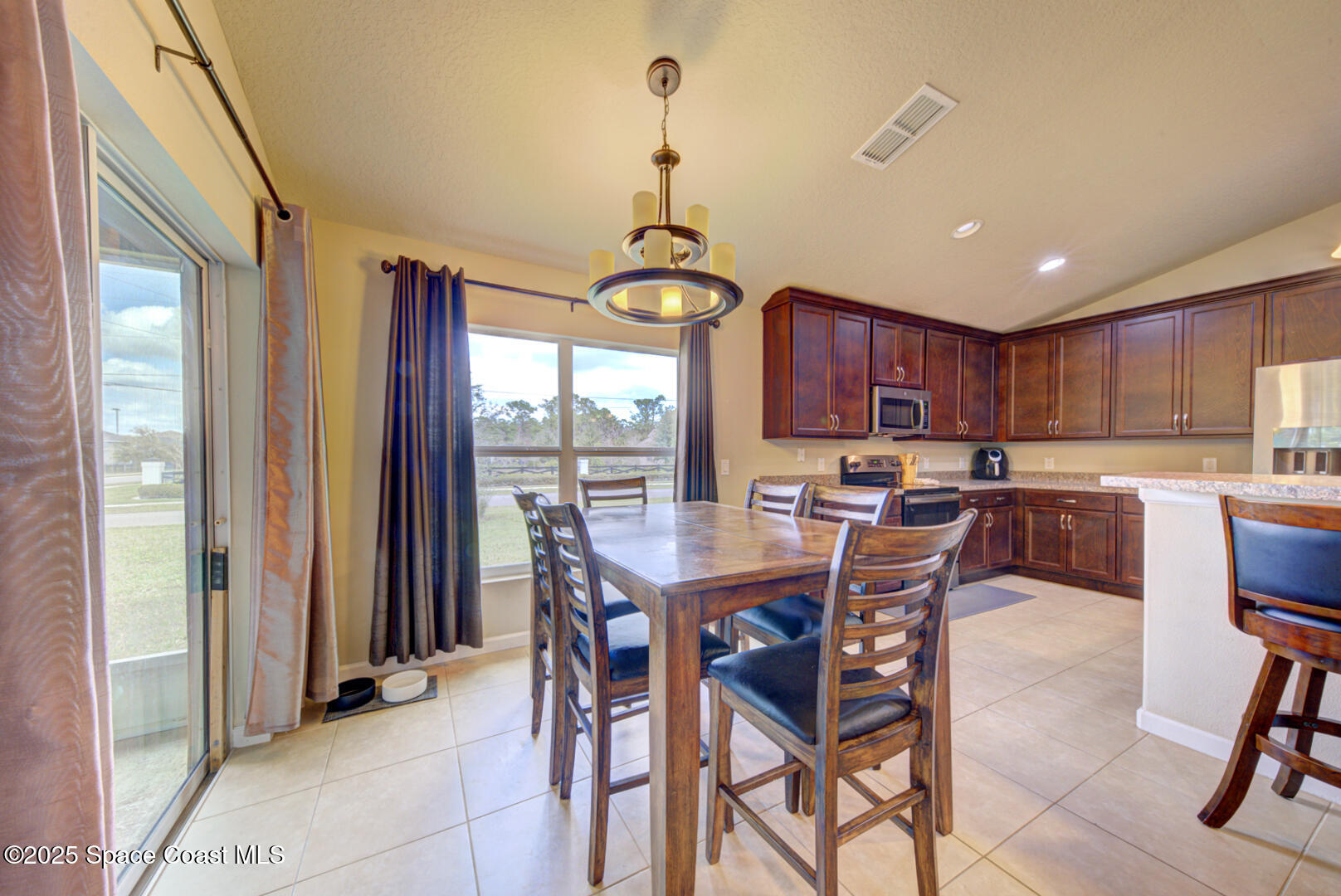 2902 J Cobber Court