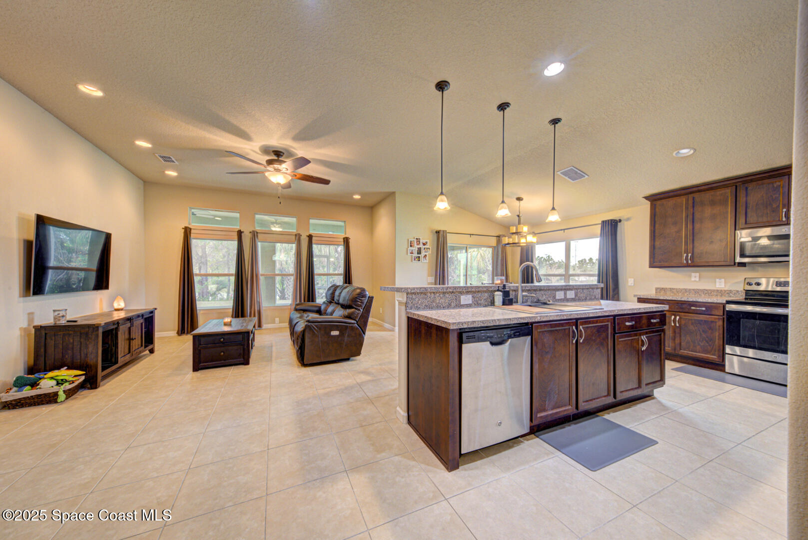 2902 J Cobber Court