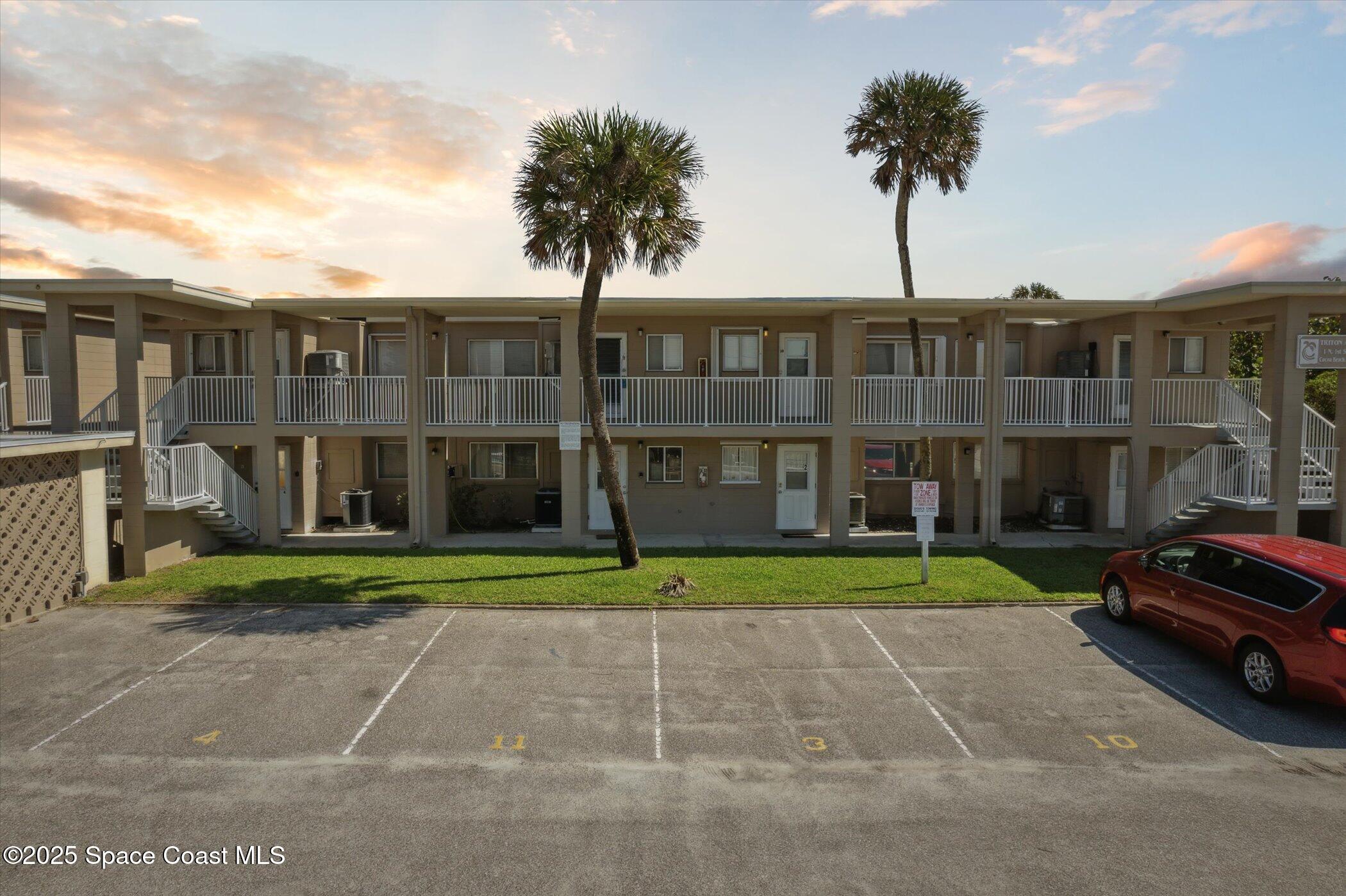 1 N 1st Street, 4
