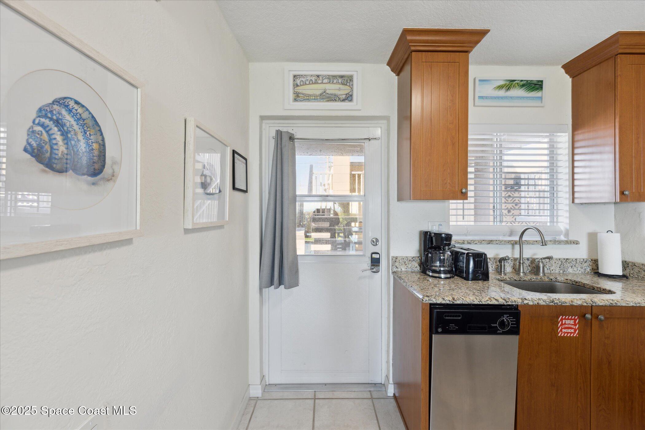 1 N 1st Street, 4