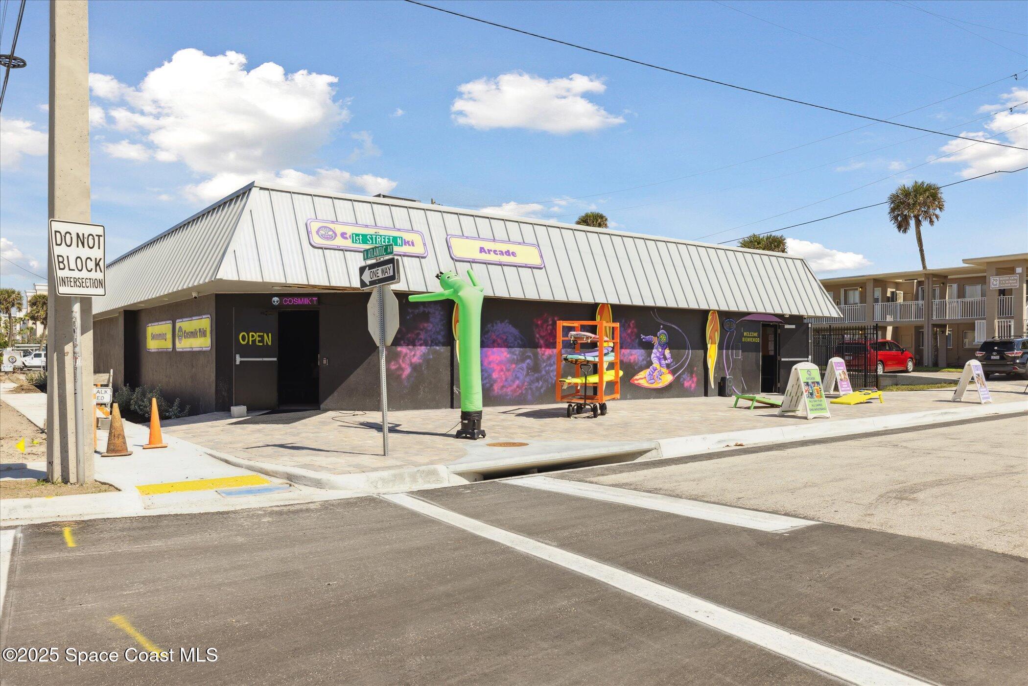 1 N 1st Street, 4