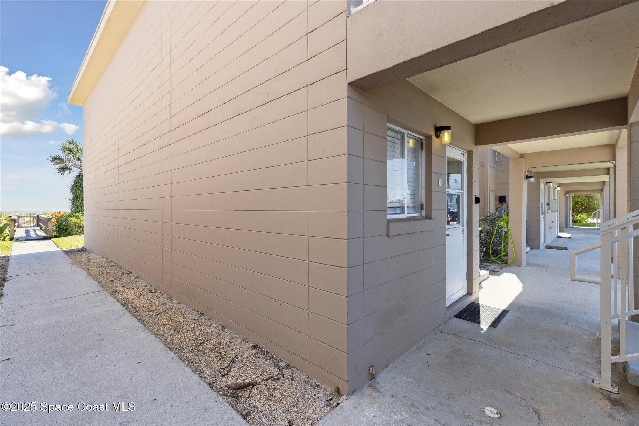 1 N 1st Street, 4