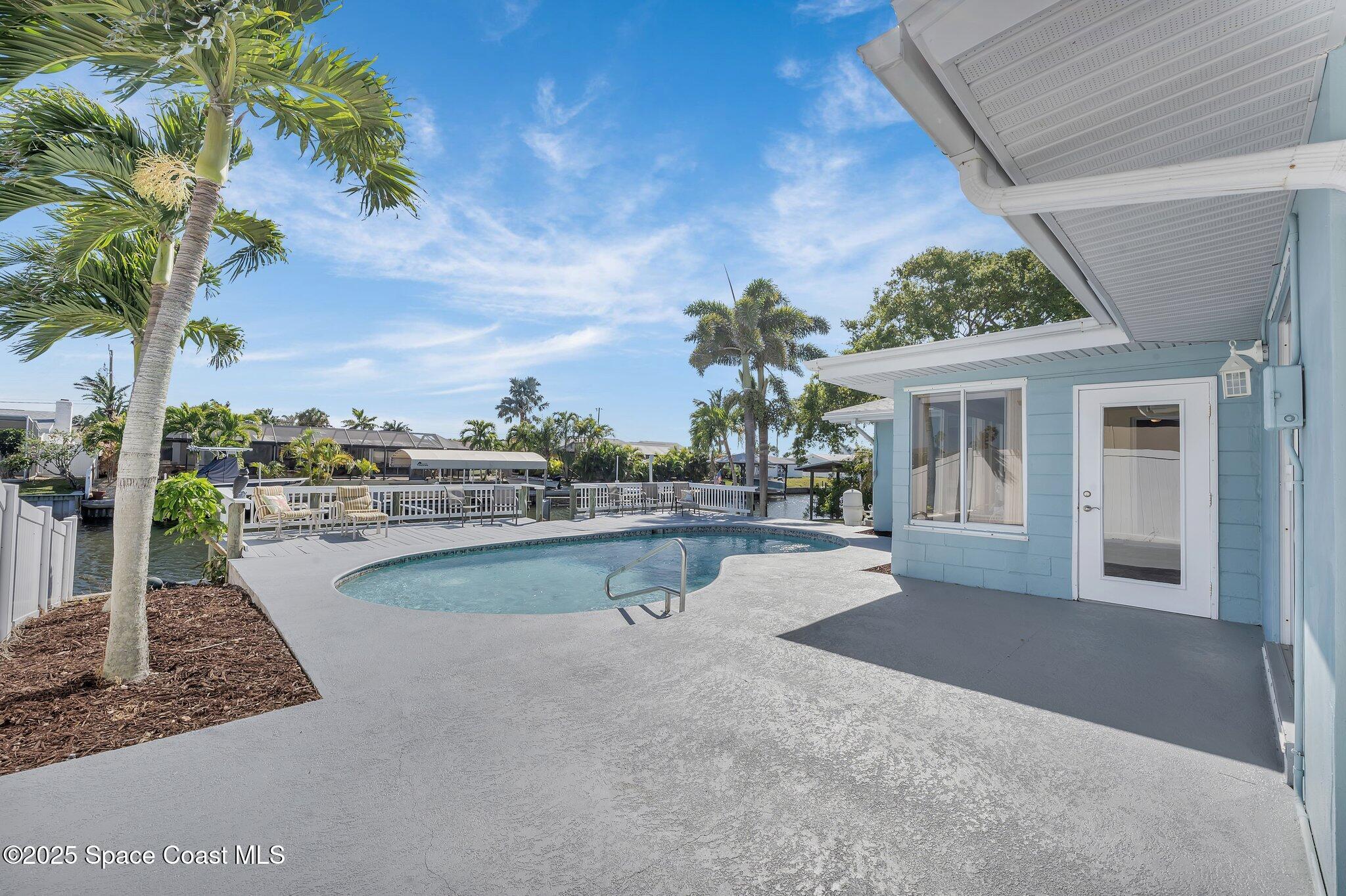 1695 Rochelle Parkway