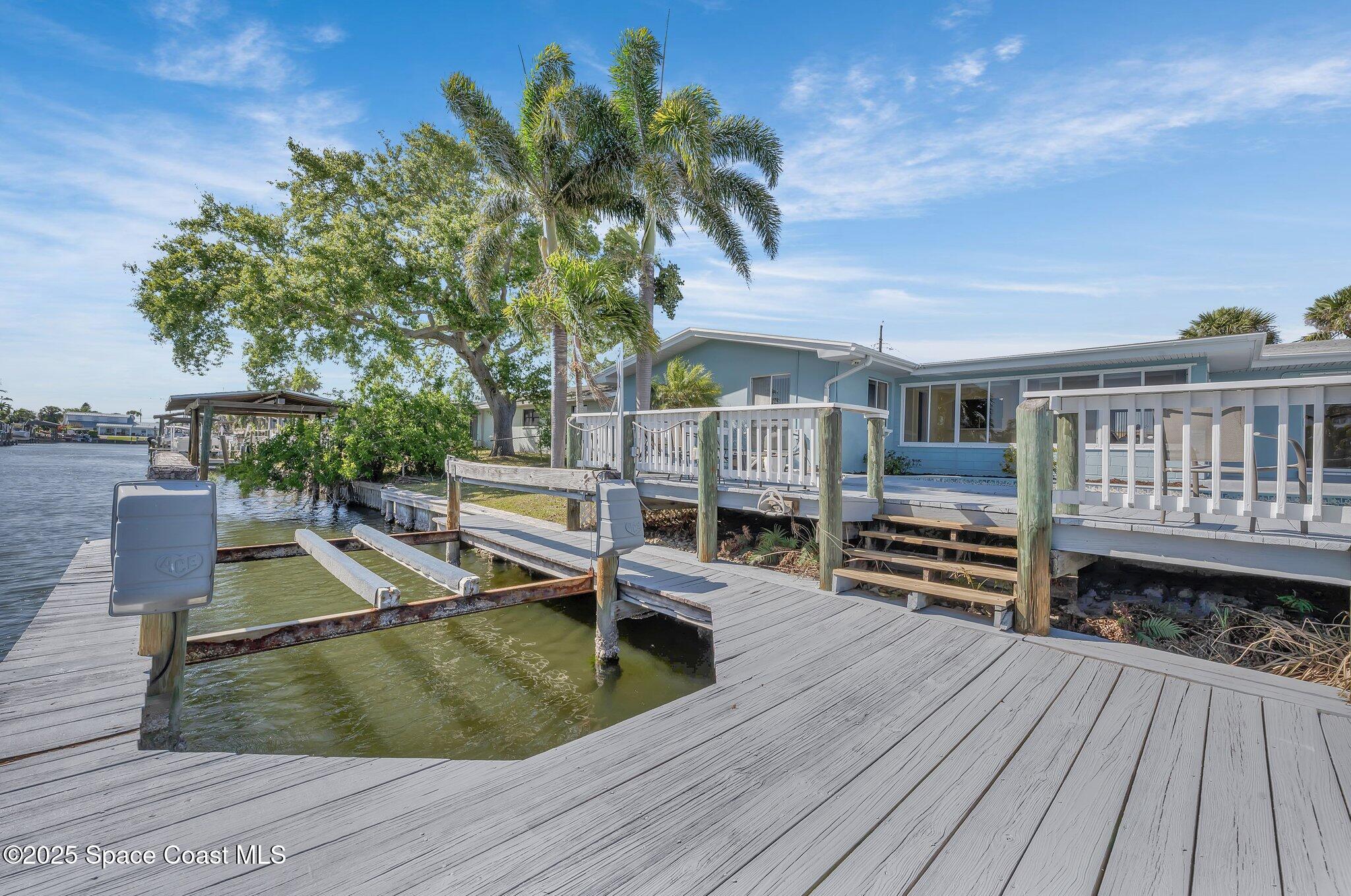 1695 Rochelle Parkway