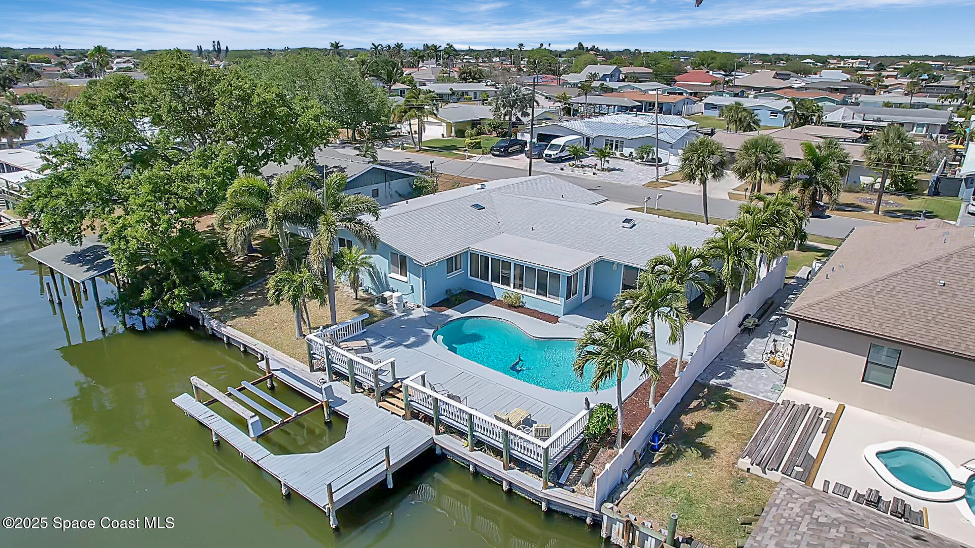 1695 Rochelle Parkway
