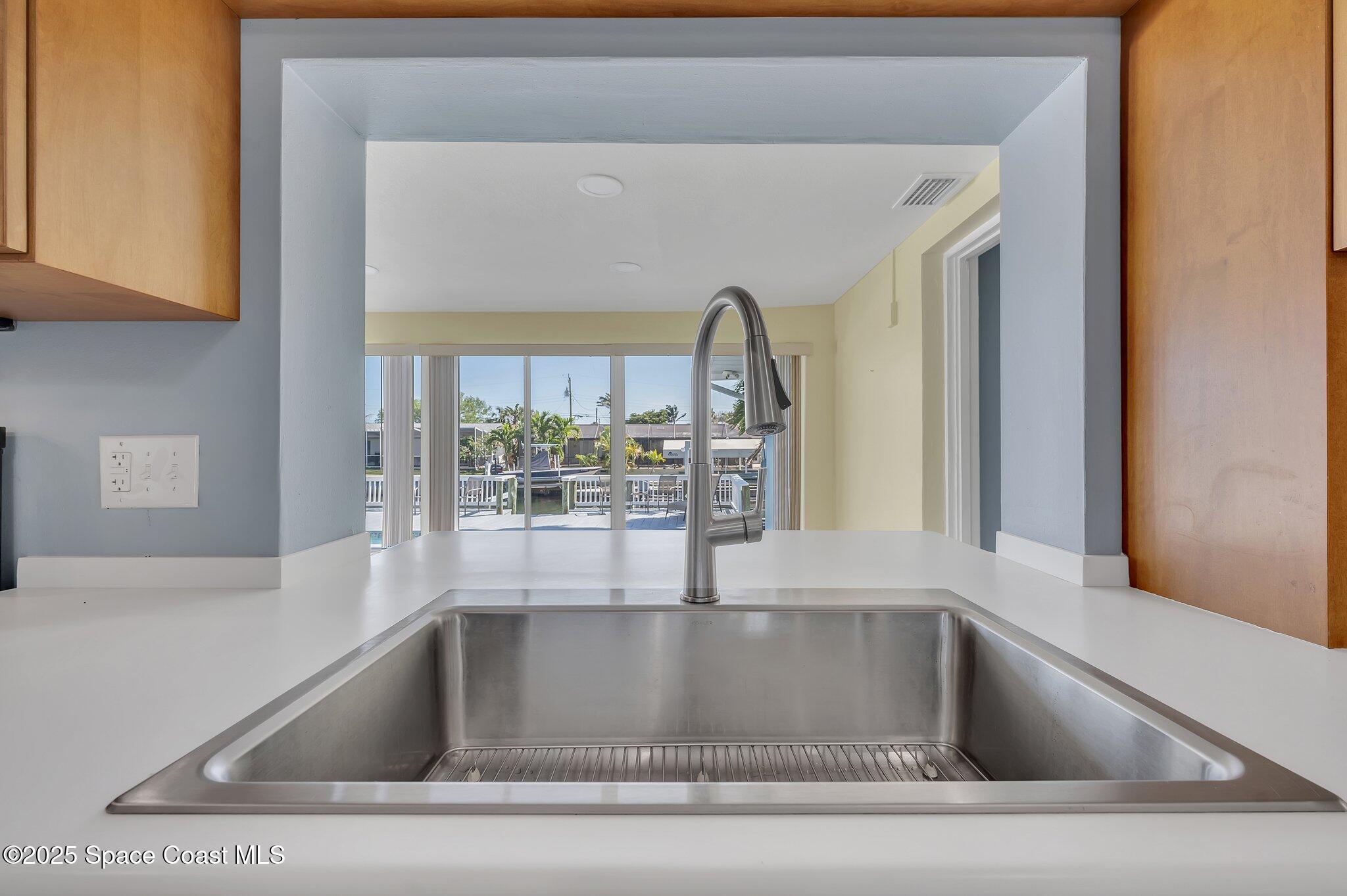 1695 Rochelle Parkway