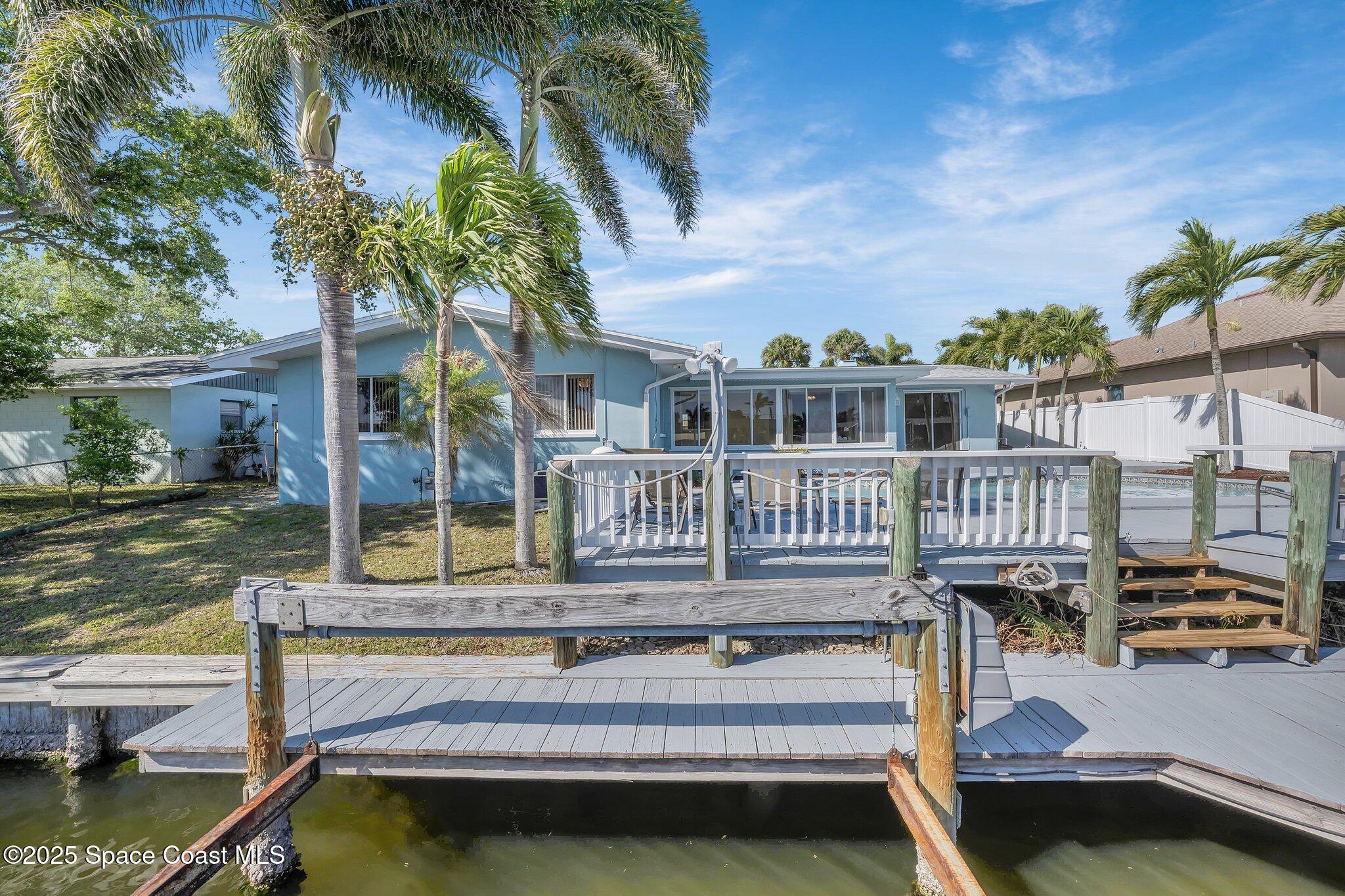 1695 Rochelle Parkway